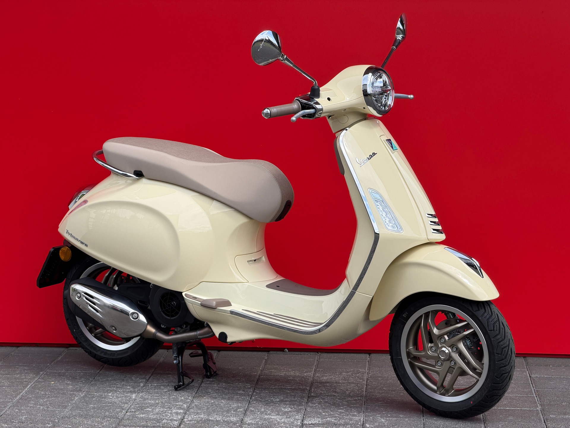 PIAGGIO Vespa 125 Primavera S MY26-showroom-element-1