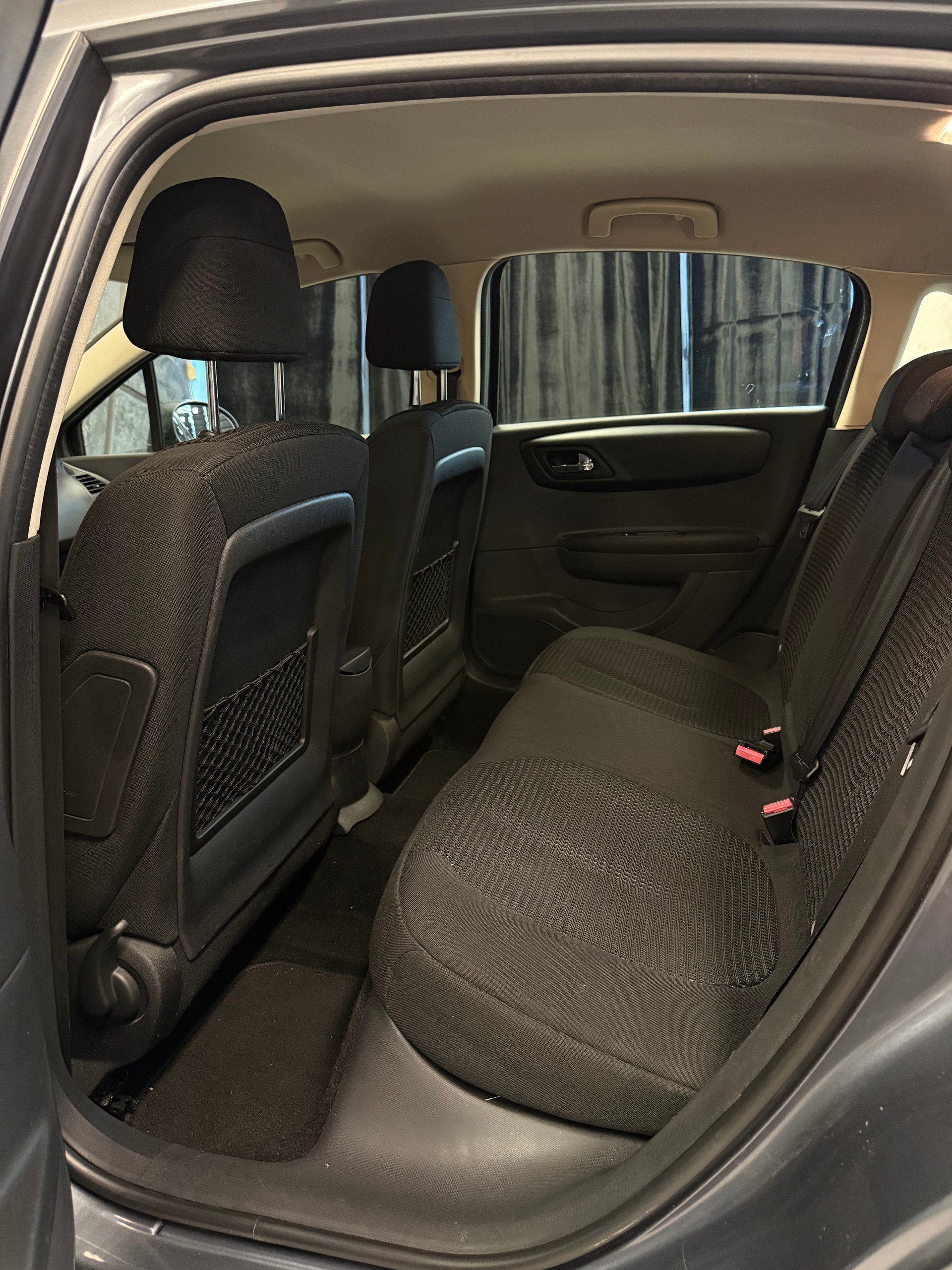 CITROEN C4 Berline 1.6i 16V VTR (Pack) Automatic-image-12