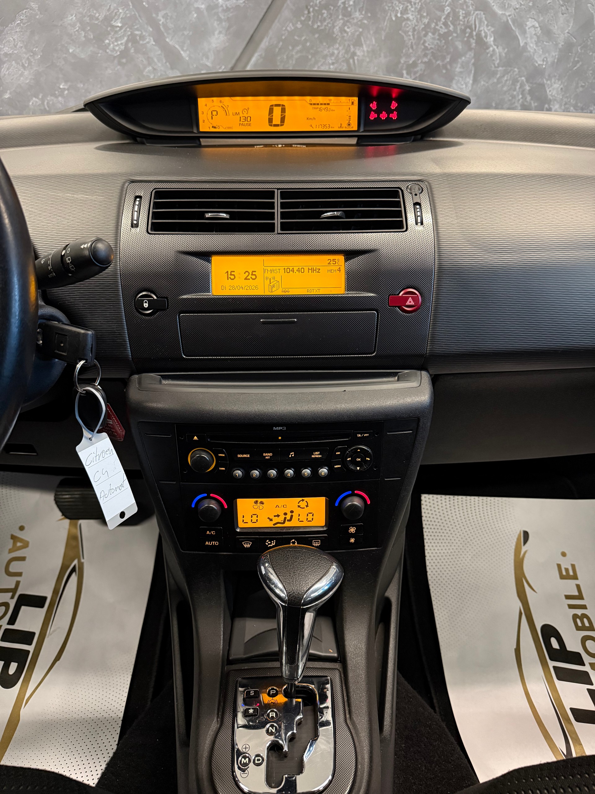 CITROEN C4 Berline 1.6i 16V VTR (Pack) Automatic-image-11