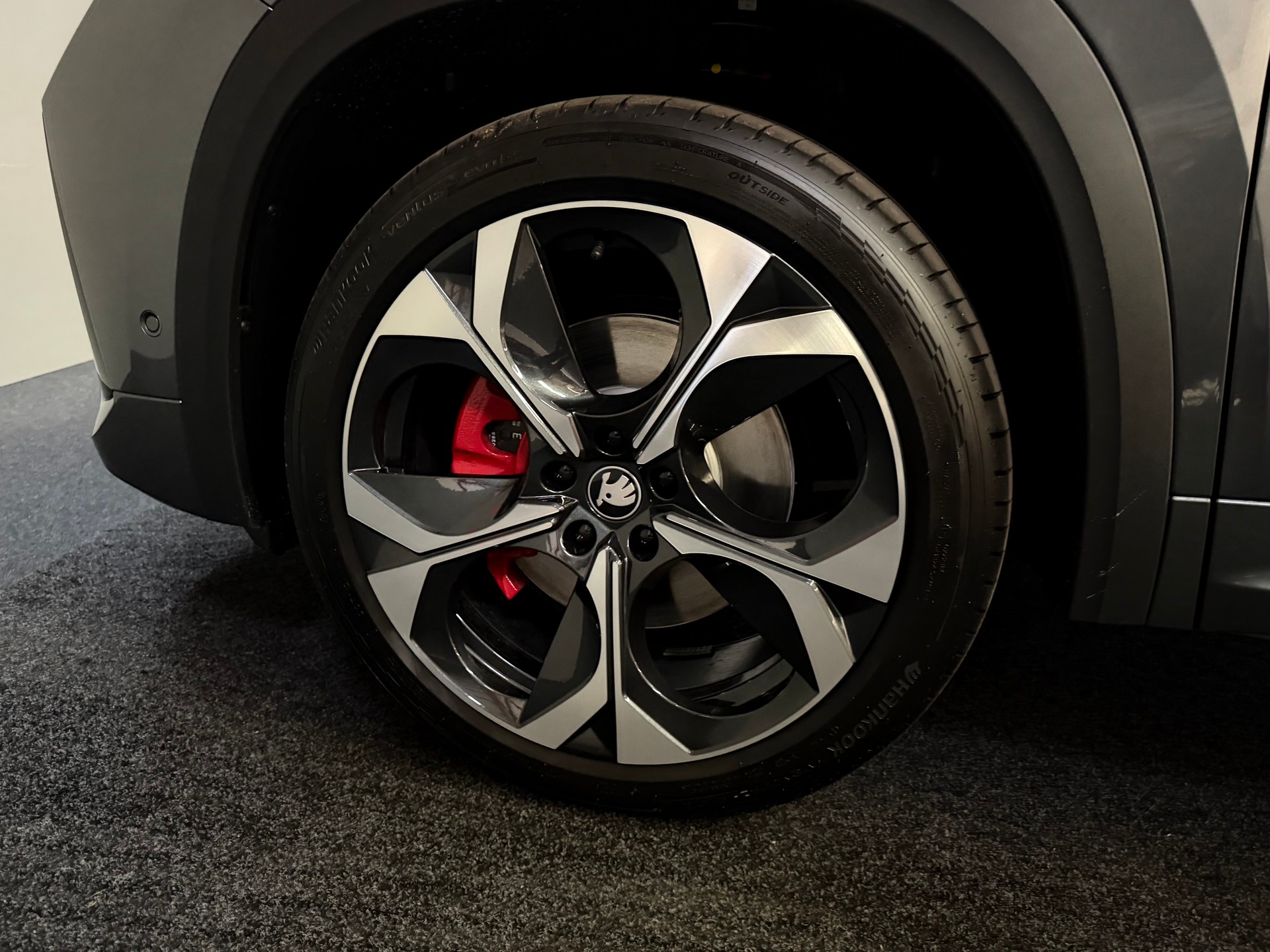 SKODA Kodiaq 2.0 TSI RS 4x4 7 Plätze-image-12