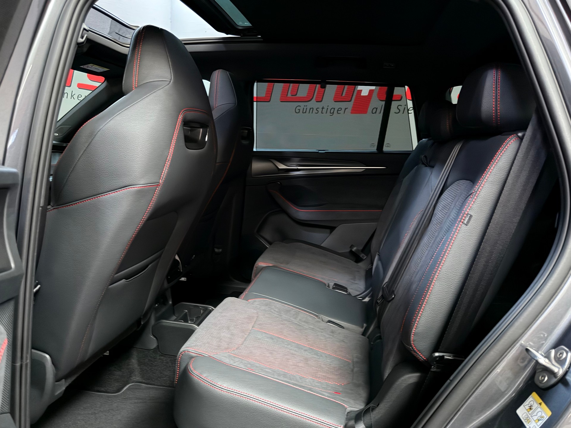 SKODA Kodiaq 2.0 TSI RS 4x4 7 Plätze-image-16