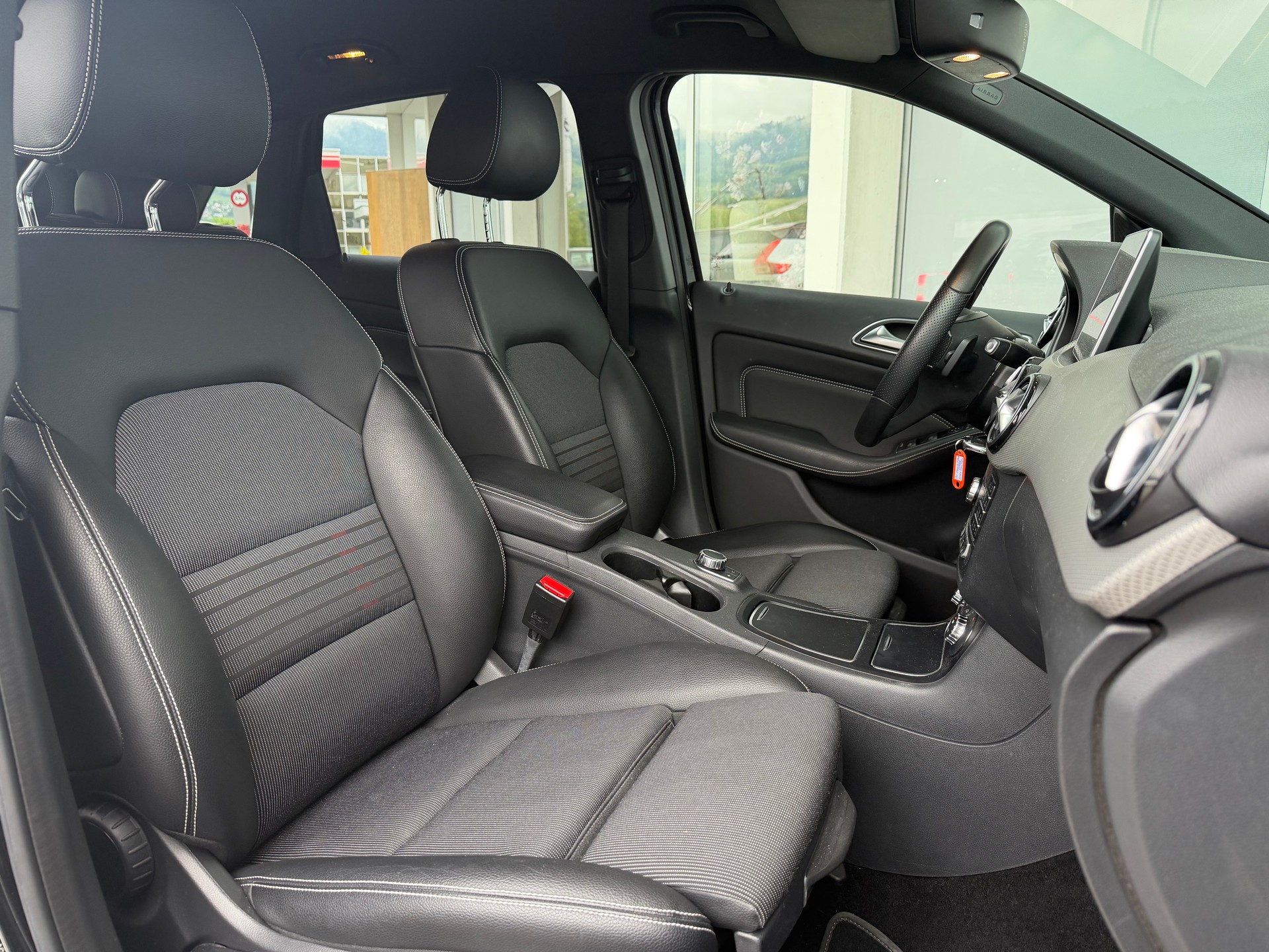 MERCEDES-BENZ B Electric Drive Urban-image-3