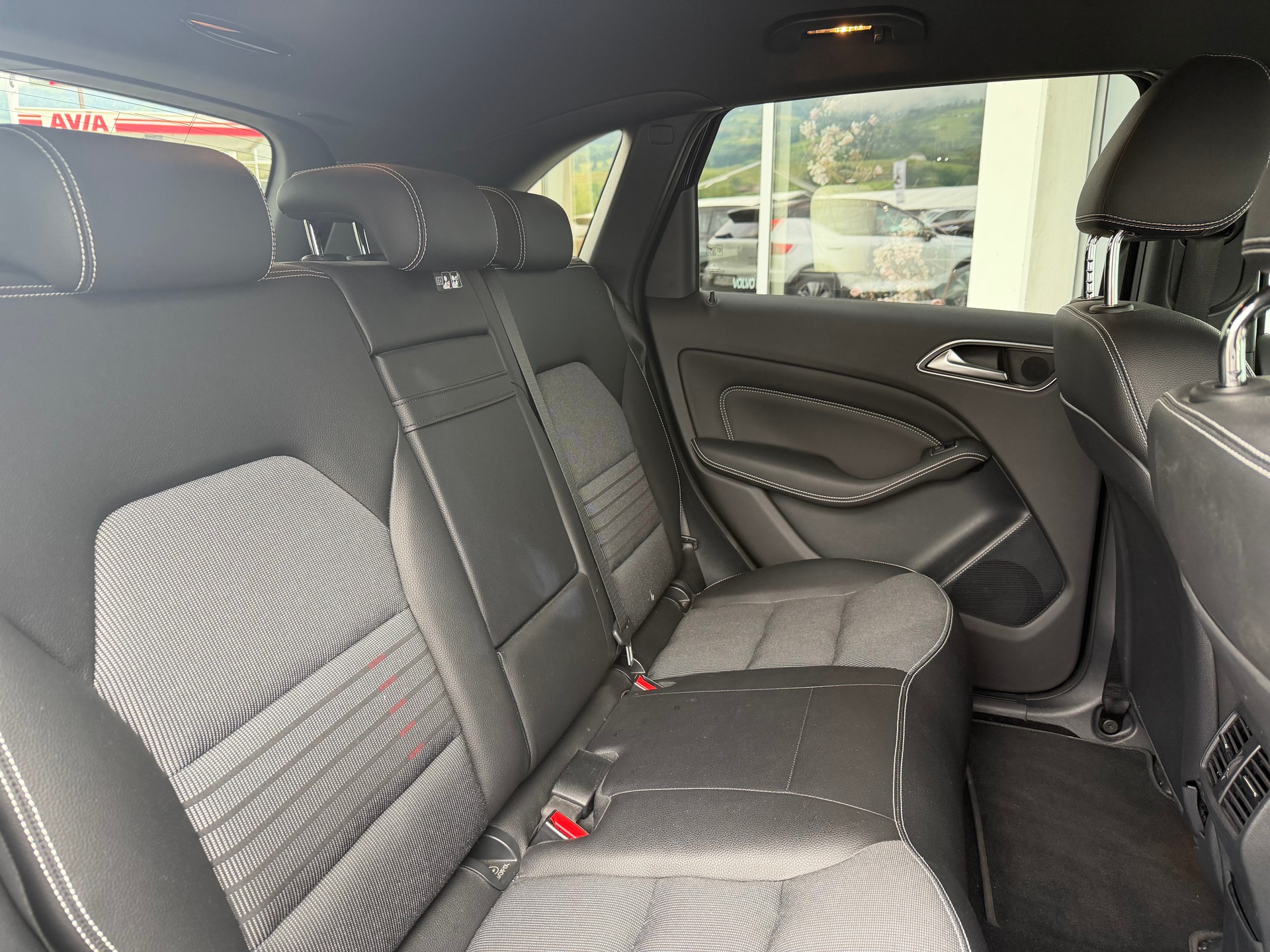 MERCEDES-BENZ B Electric Drive Urban-image-4