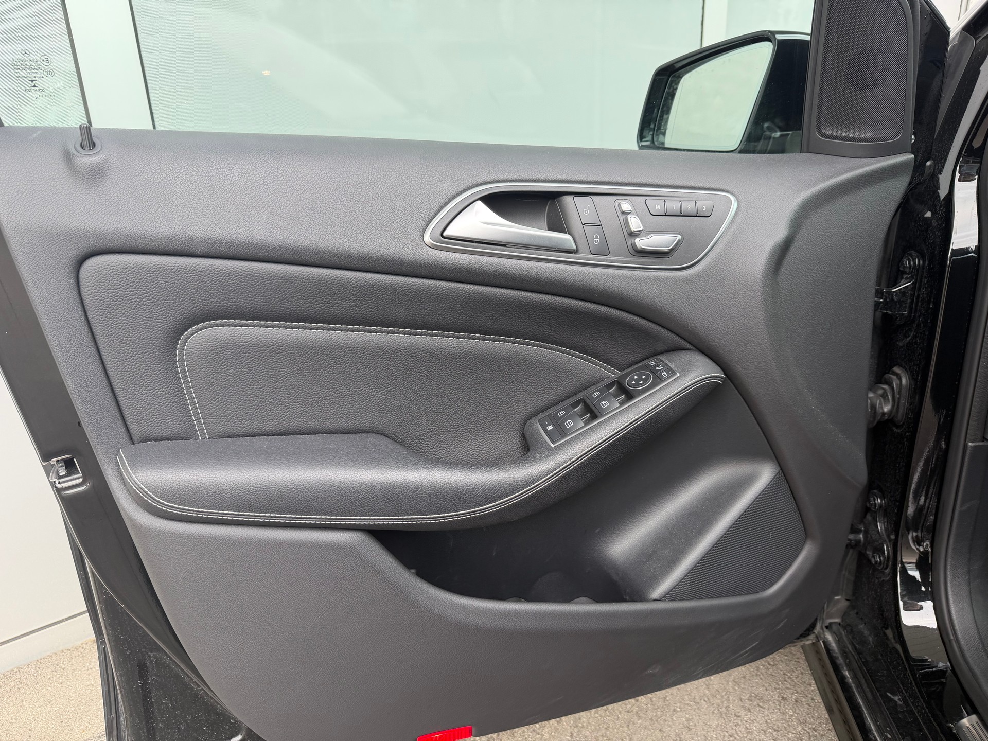MERCEDES-BENZ B Electric Drive Urban-image-8