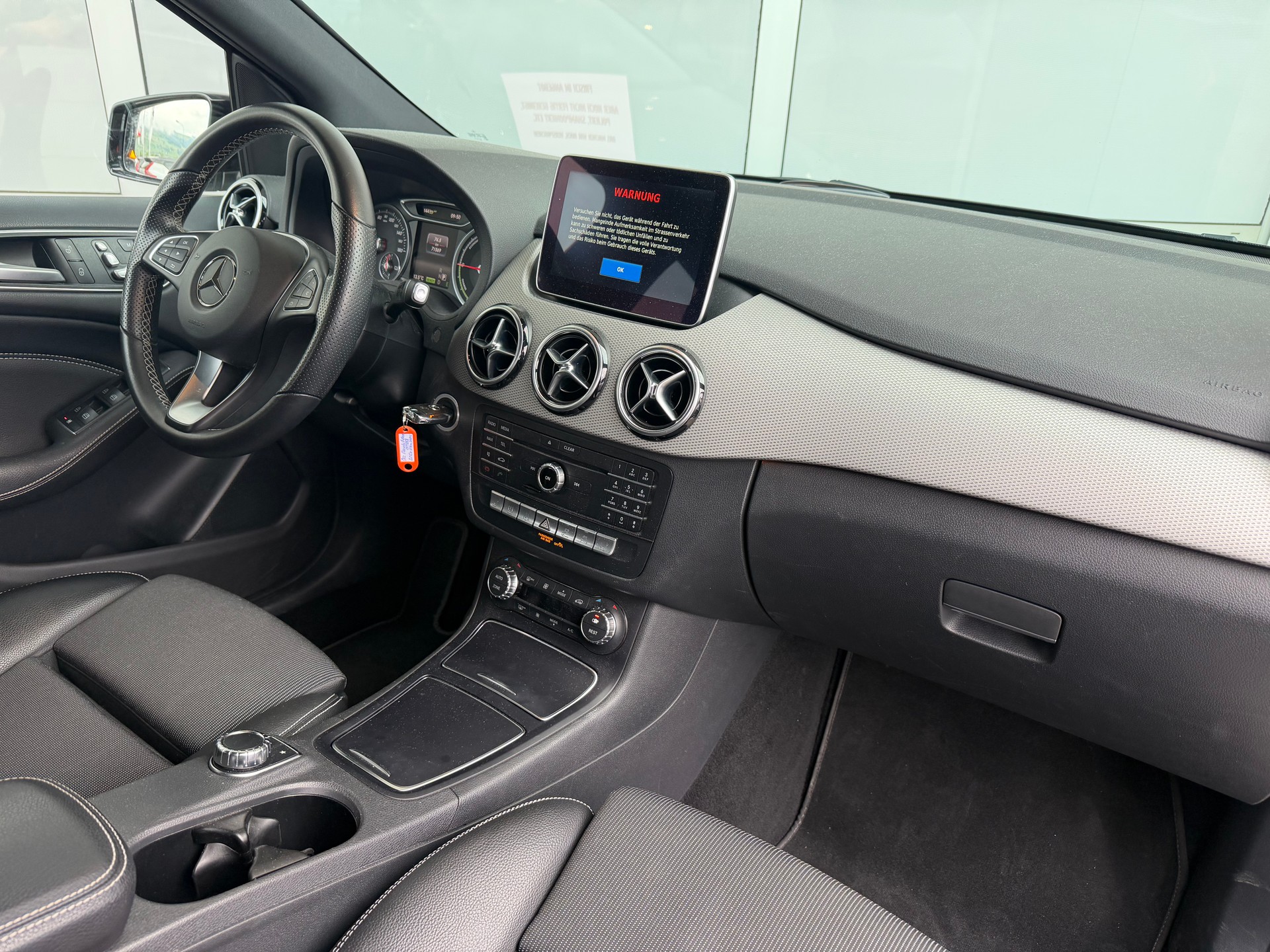 MERCEDES-BENZ B Electric Drive Urban-image-2