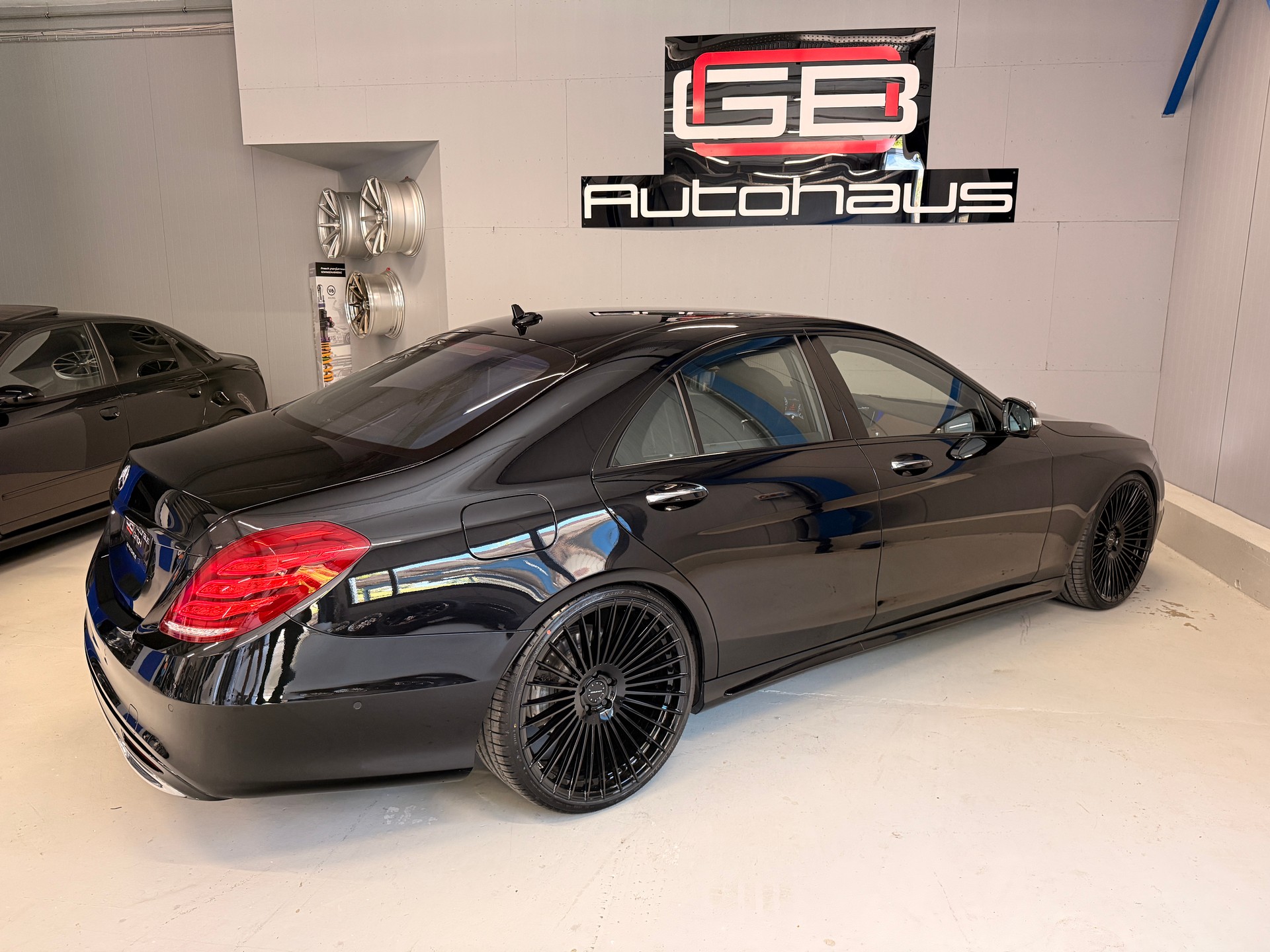 MERCEDES-BENZ S 350 BlueTEC 4Matic 7G-Tronic AMG-Line-image-6