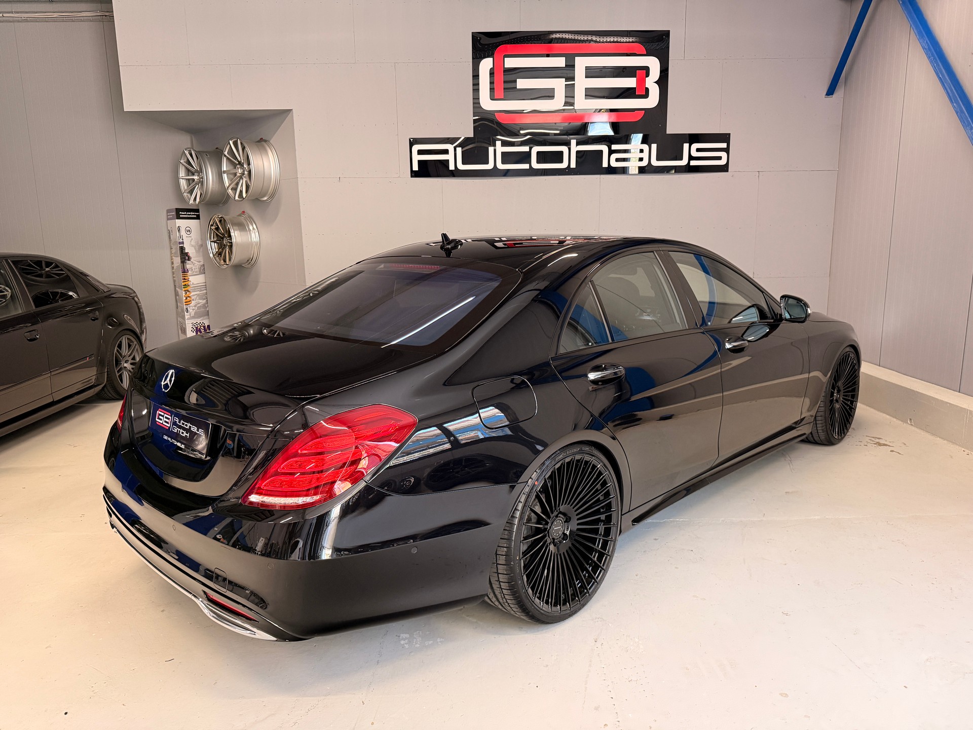 MERCEDES-BENZ S 350 BlueTEC 4Matic 7G-Tronic AMG-Line-image-4