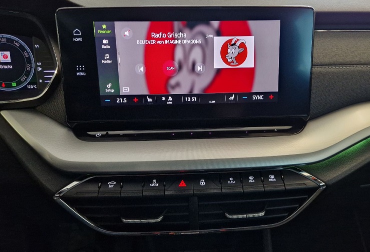 SKODA Octavia Combi 2.0 TDI DSG Style-image-9