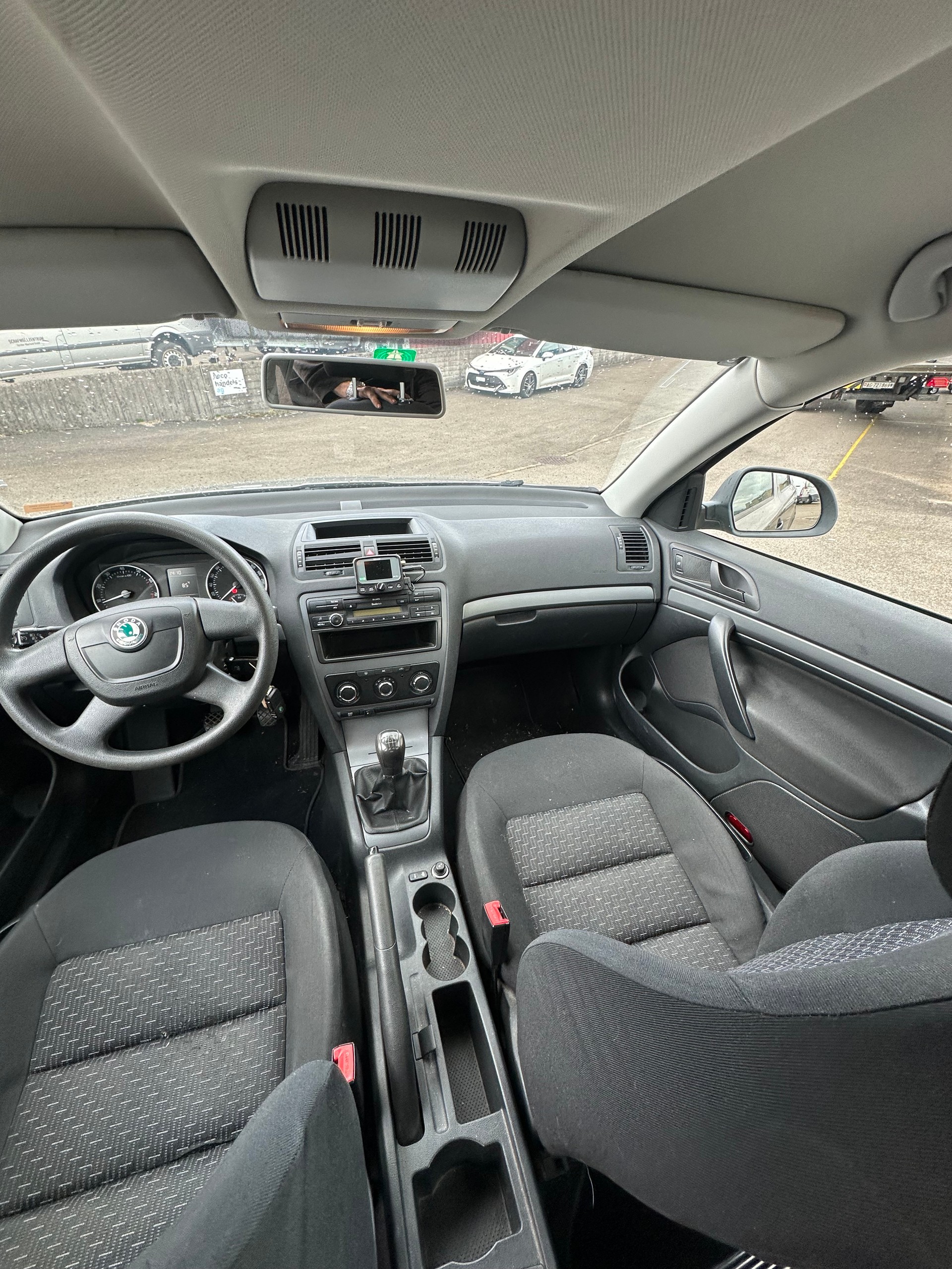 SKODA Octavia Combi 1.4 TSI Elegance-image-6