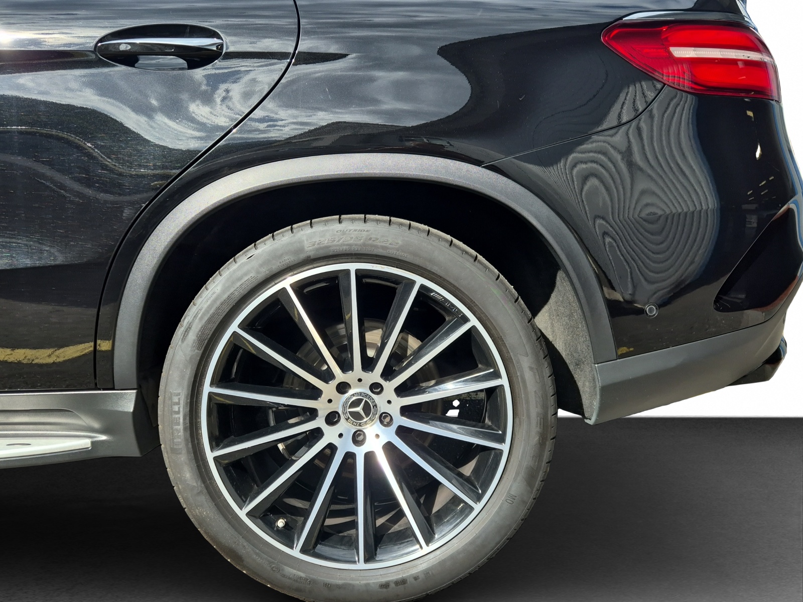 MERCEDES-BENZ GLE Coupé 400 4Matic-image-21