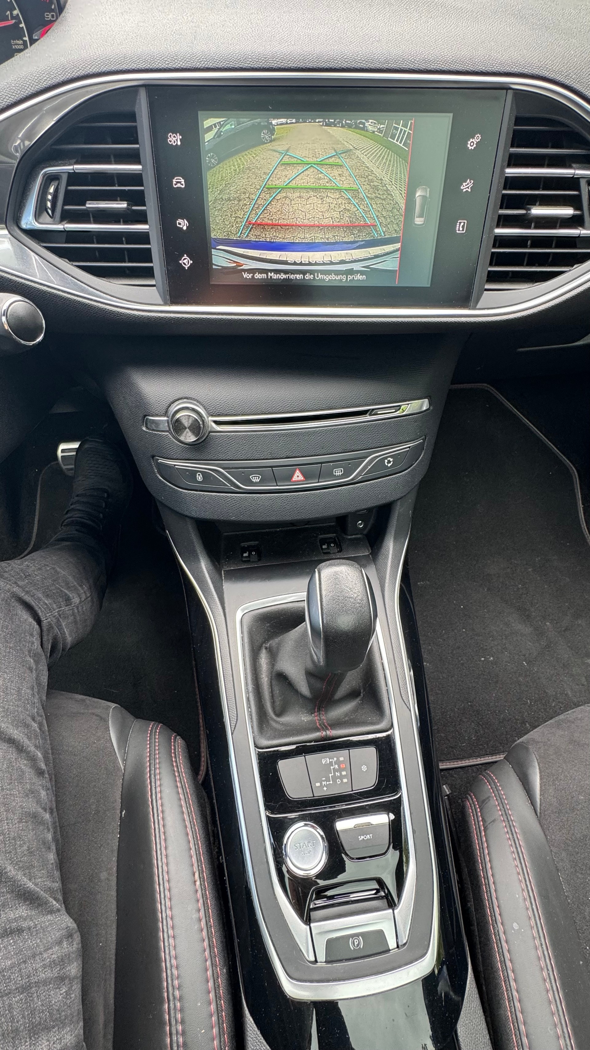 PEUGEOT 308 SW 2.0 BlueHDI GT Automatic-image-11