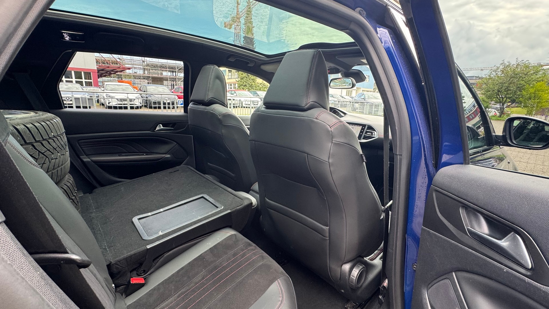 PEUGEOT 308 SW 2.0 BlueHDI GT Automatic-image-10