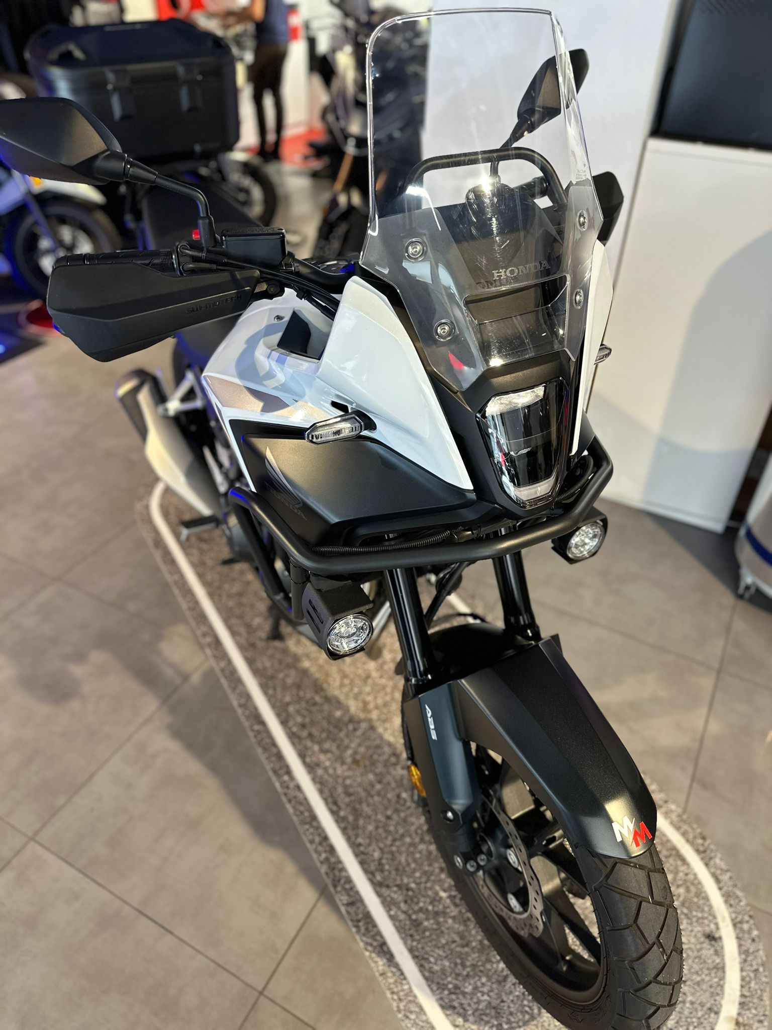 HONDA CB 500 X-showroom-element-1