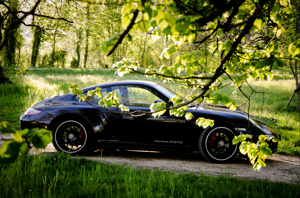 PORSCHE CARRERA 4 GTS-image-5