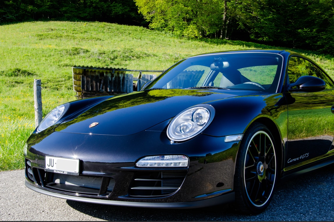 PORSCHE CARRERA 4 GTS-image-11