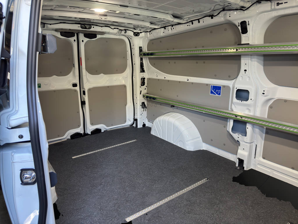 FORD Transit Custom Van 320 L2 2.0 EcoBlue Trend 4WD-image-10