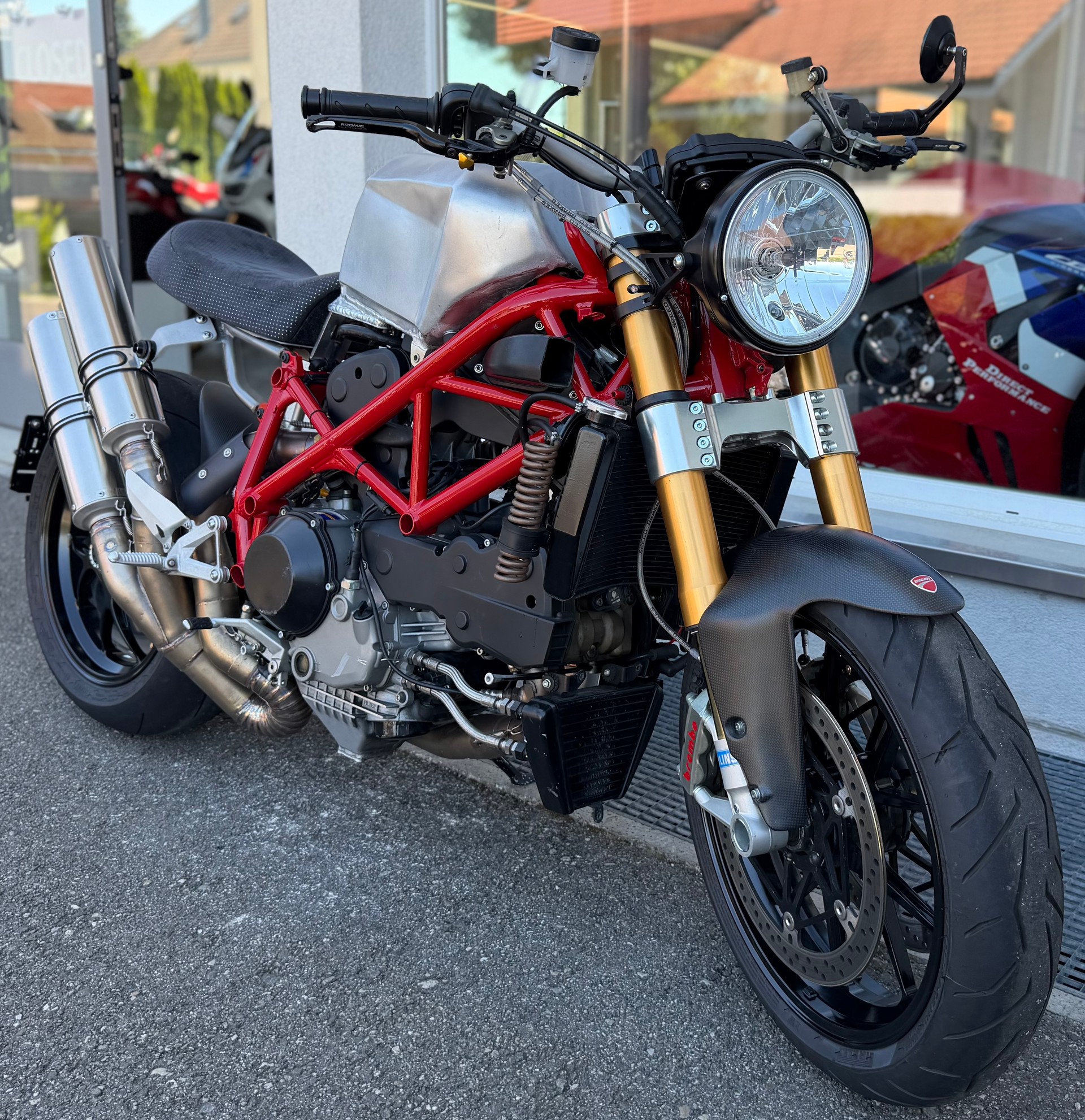 DUCATI 1098 S-showroom-element-2