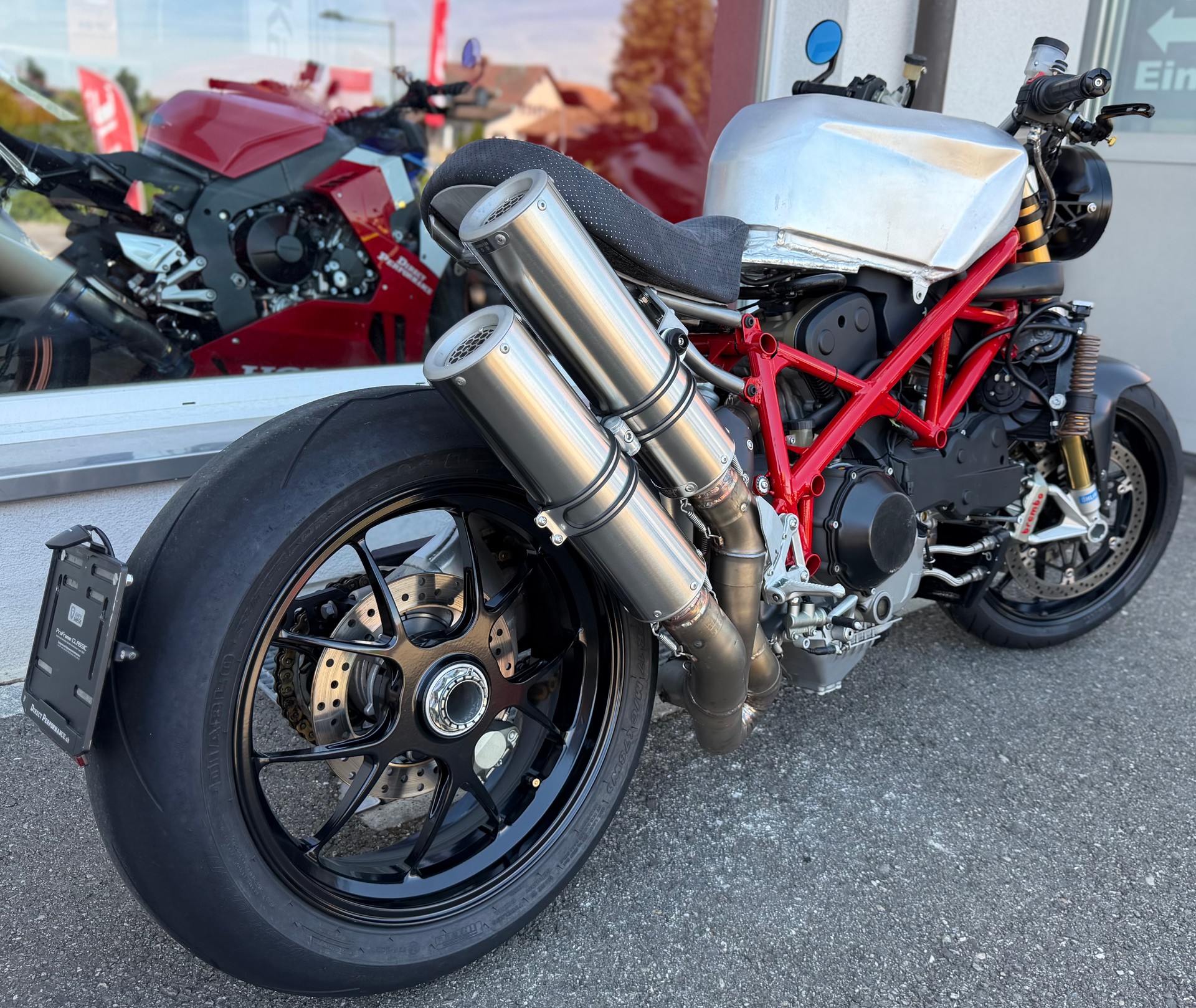 DUCATI 1098 S-showroom-element-3