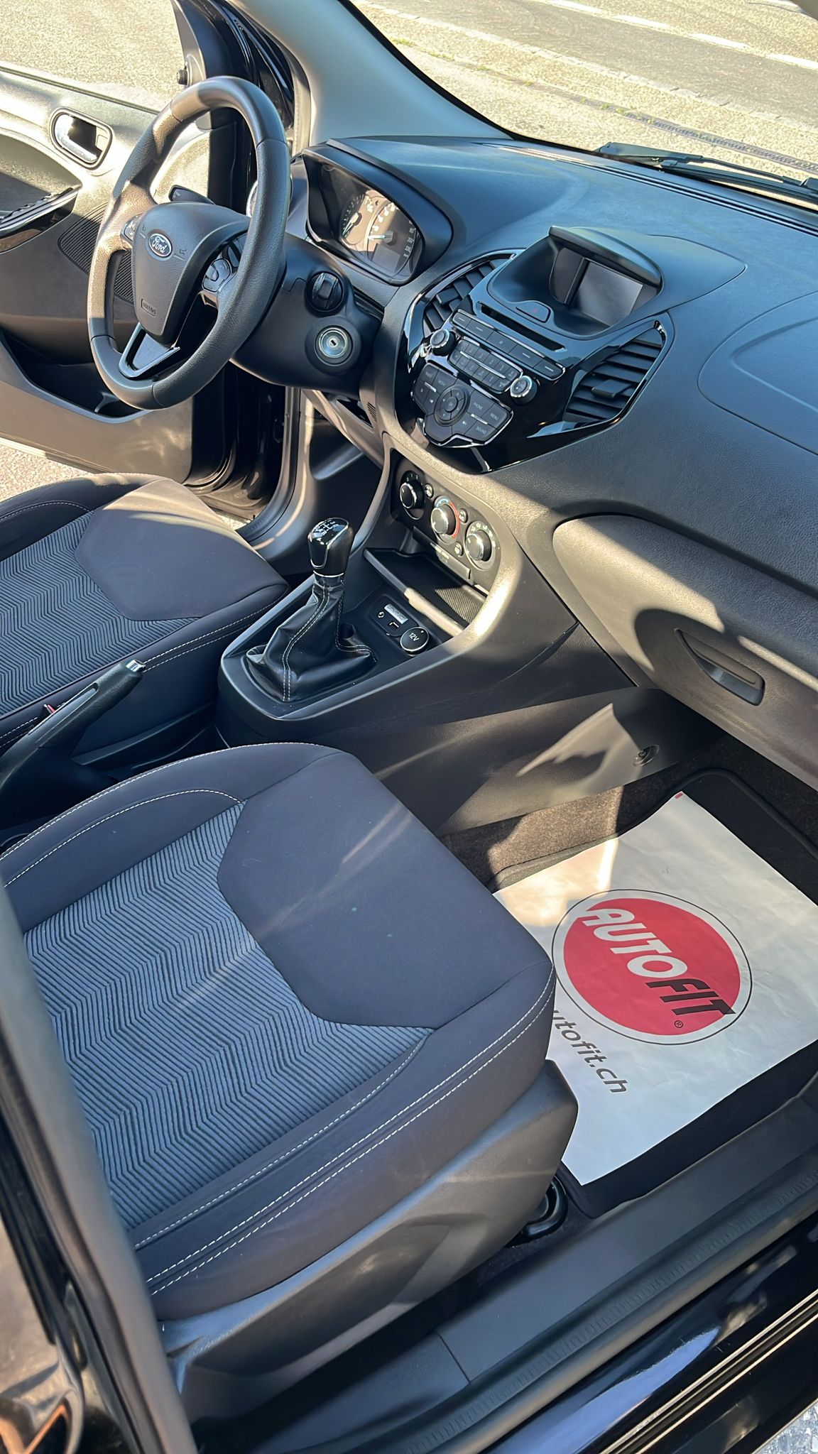 FORD KA+ 1.2 Ti-VCT Cool&Sound-image-10
