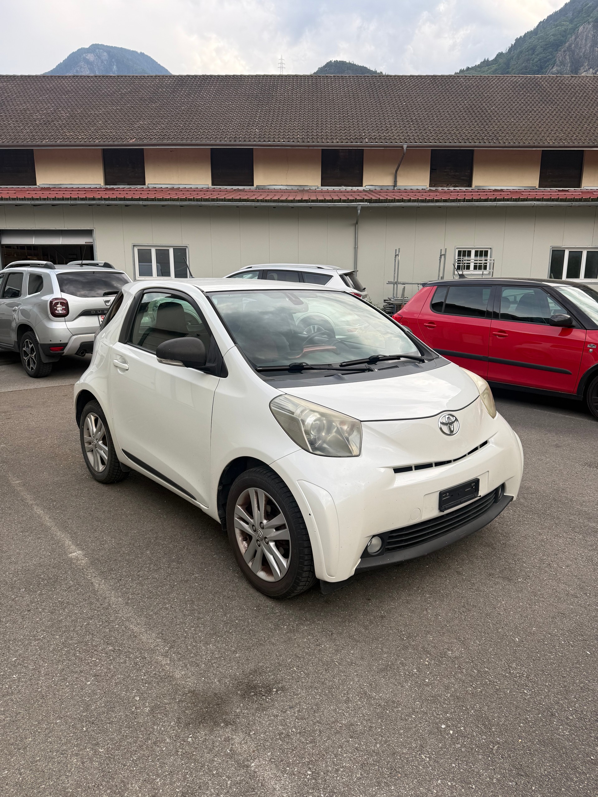 TOYOTA iQ 1.33 Dual VVT-i Linea Sol Premium-image-2