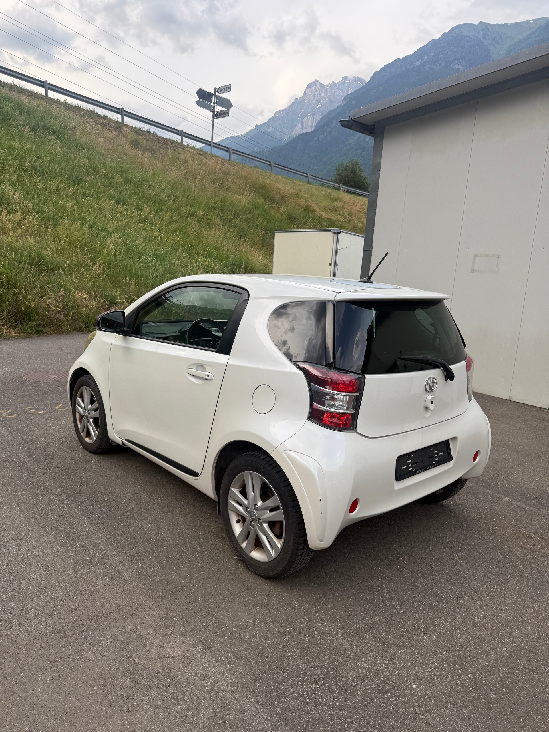 TOYOTA iQ 1.33 Dual VVT-i Linea Sol Premium-image-6