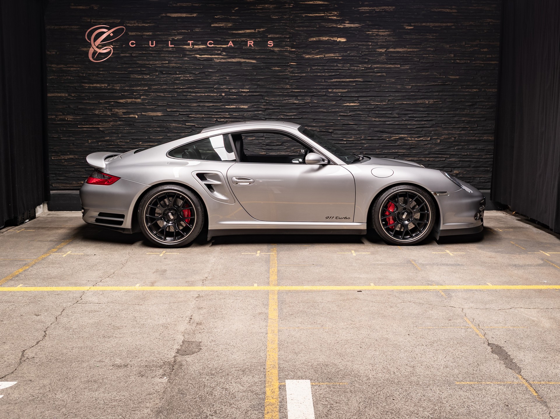 PORSCHE 911 Turbo-image-0