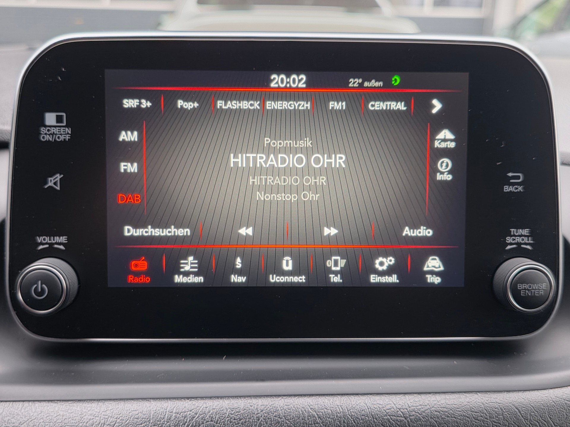 FIAT Tipo 1.6MJ Station Wagon Lounge DCT ** AUTOMATISCHER DISTANZREGLER - BI XENON LICHT - DAB+ - RÜCKFAHRKAMERA-image-9