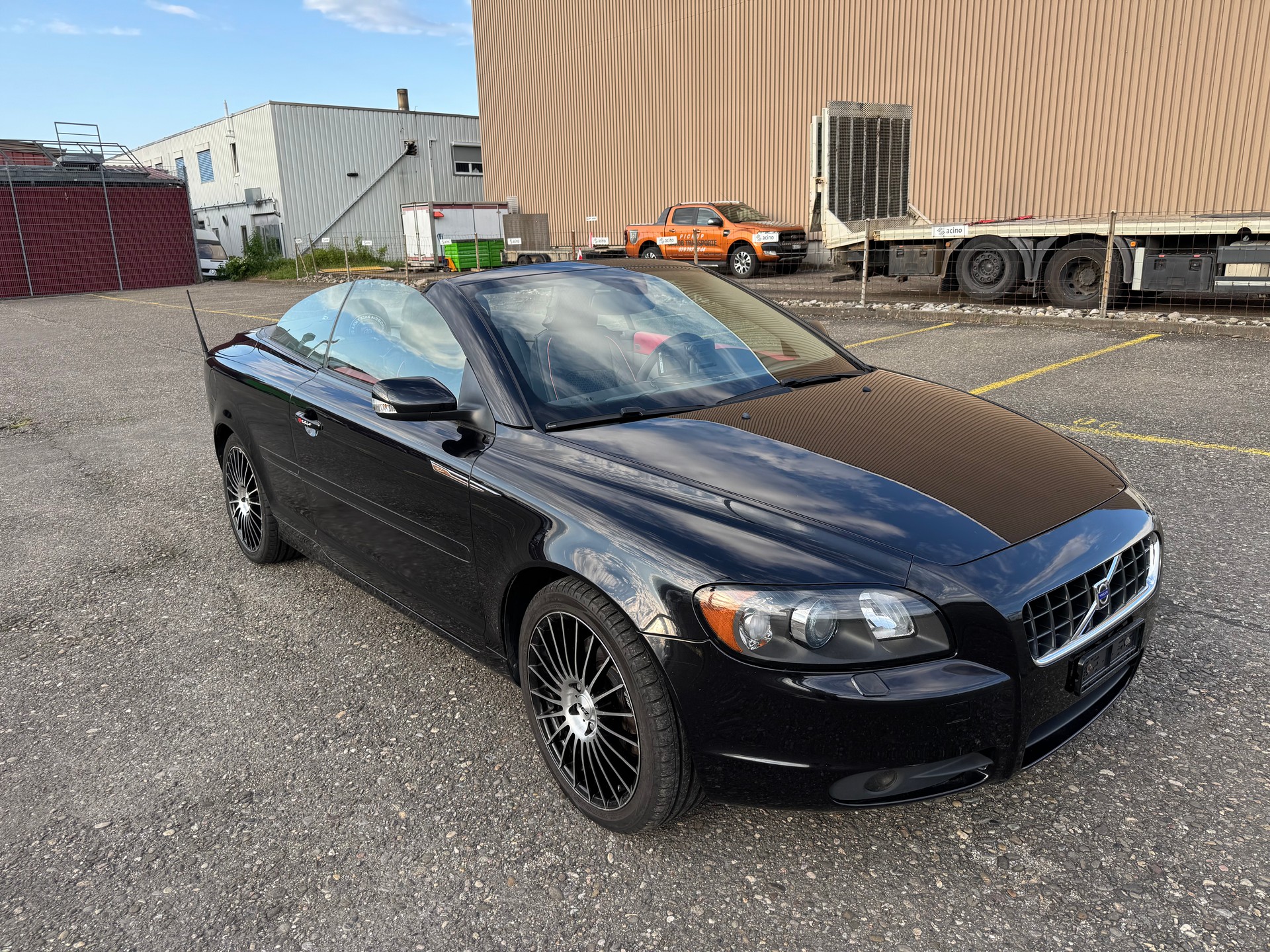 VOLVO C70 T5 Summum-image-0