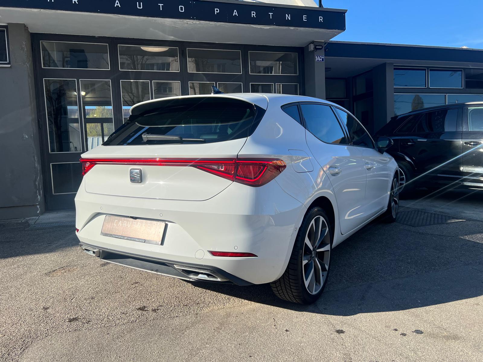 SEAT Leon 1.5 eTSI 150 FR DSG-image-3