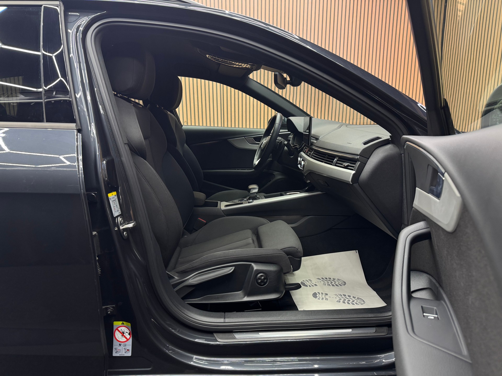 AUDI A4 Avant 2.0 35 TDI S-Tronic | 1 Jahr Garantie | Facelift | *ab CHF 199.-/ Monat*-image-13