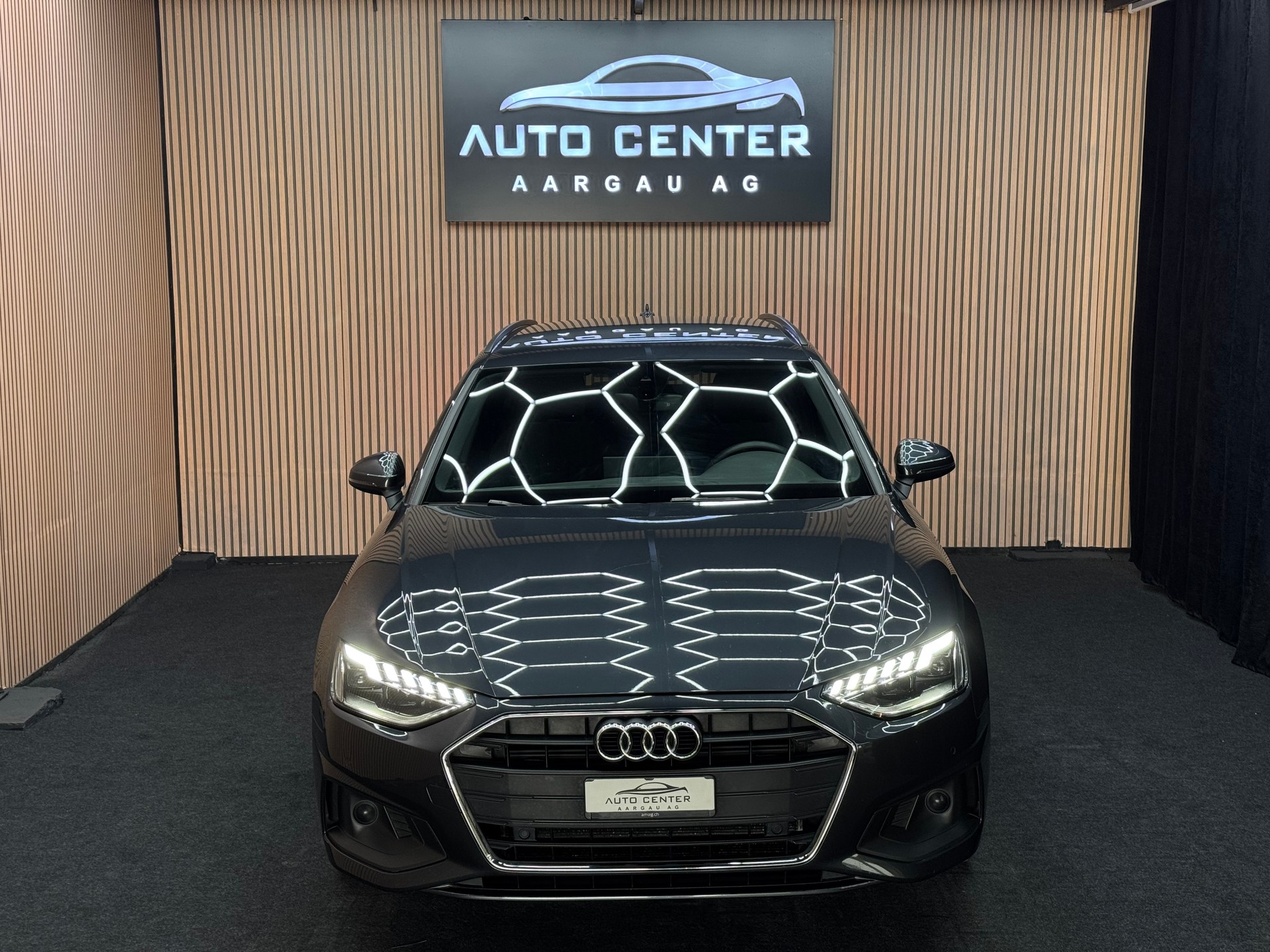 AUDI A4 Avant 2.0 35 TDI S-Tronic | 1 Jahr Garantie | Facelift | *ab CHF 199.-/ Monat*-showroom-element-1