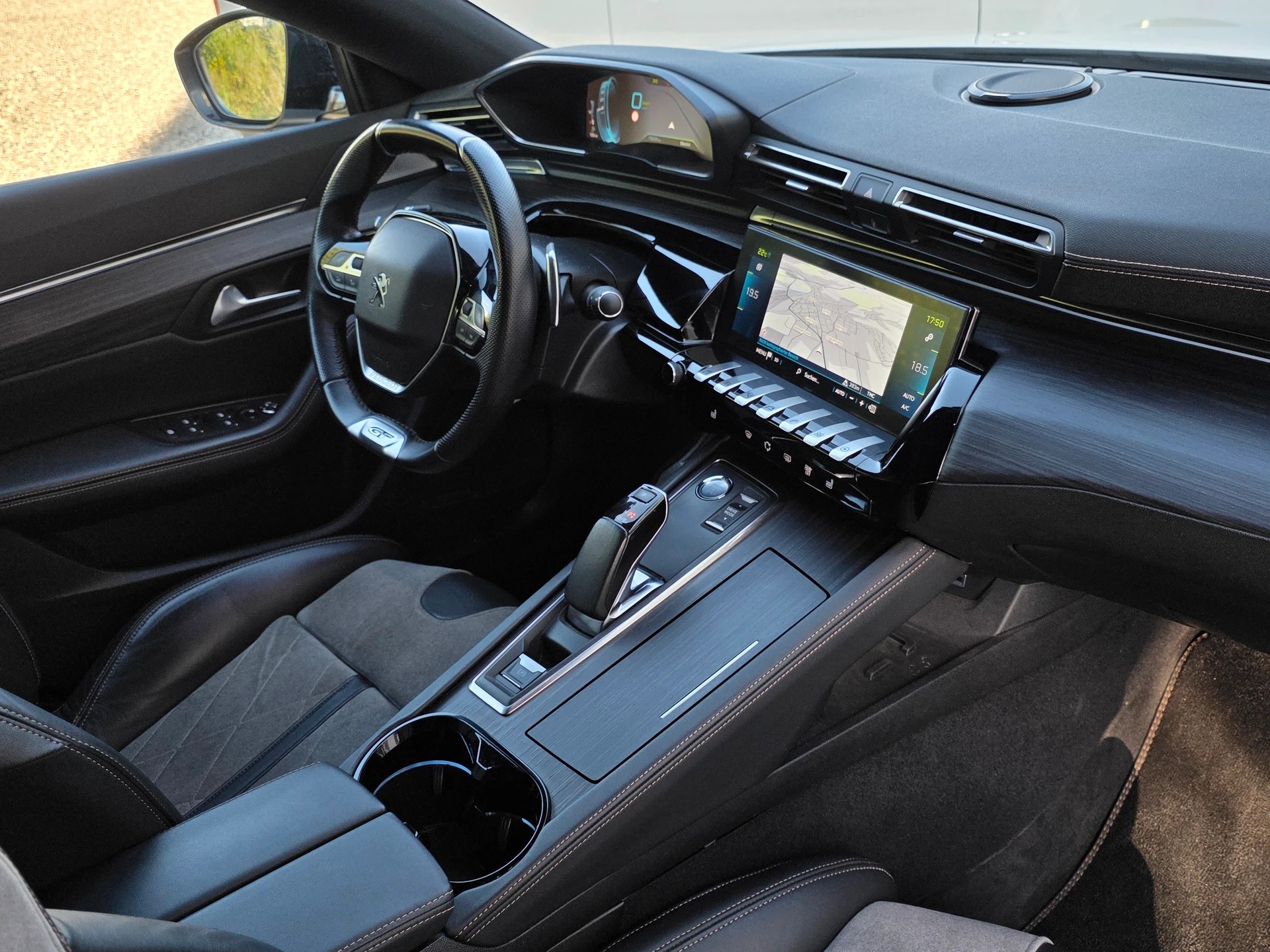 PEUGEOT 508 1.6 PHEV GT Line EAT8 ** Frisch ab MFK **-image-19