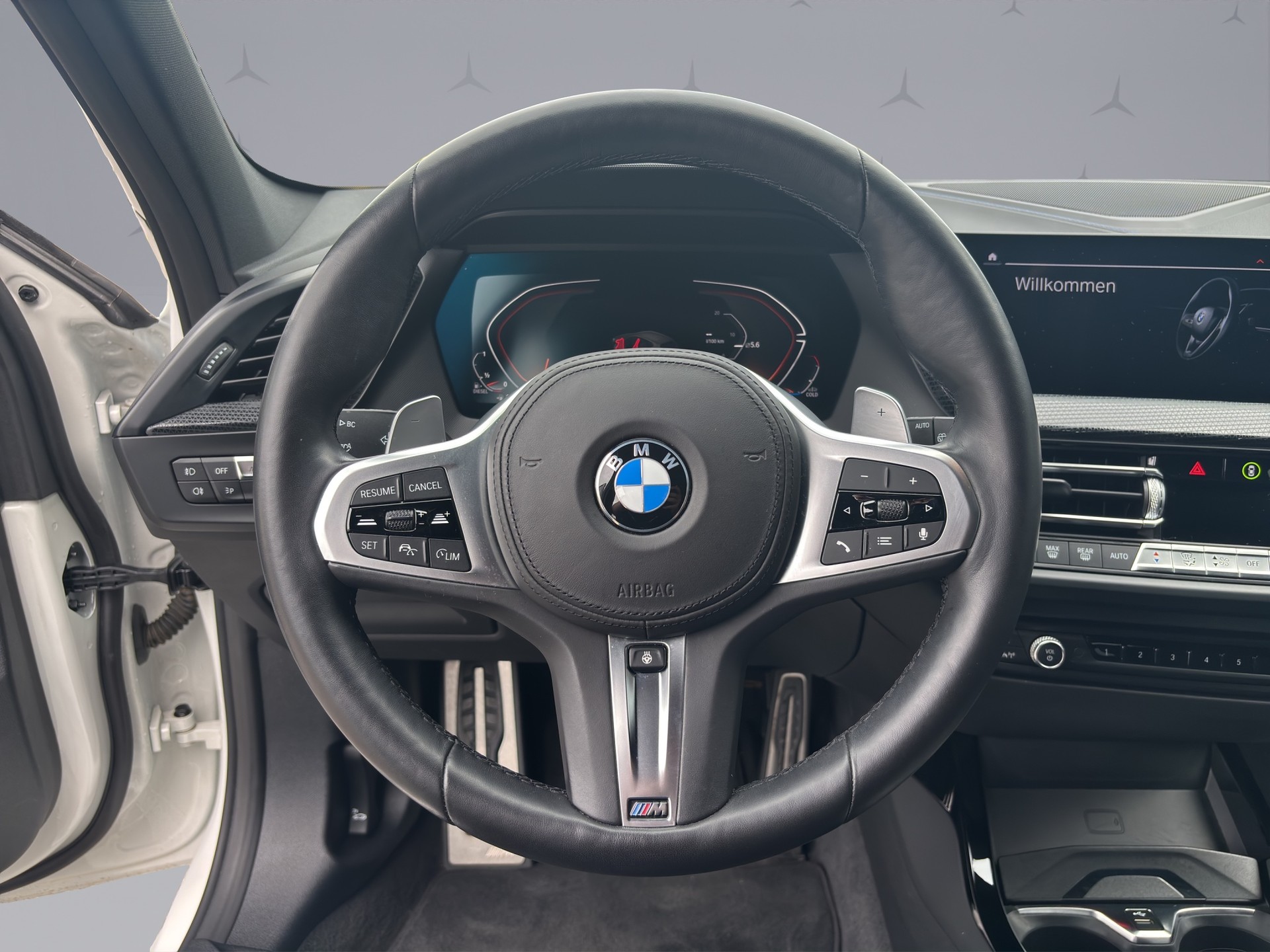 BMW 120d xDrive Steptronic M Sport-image-9