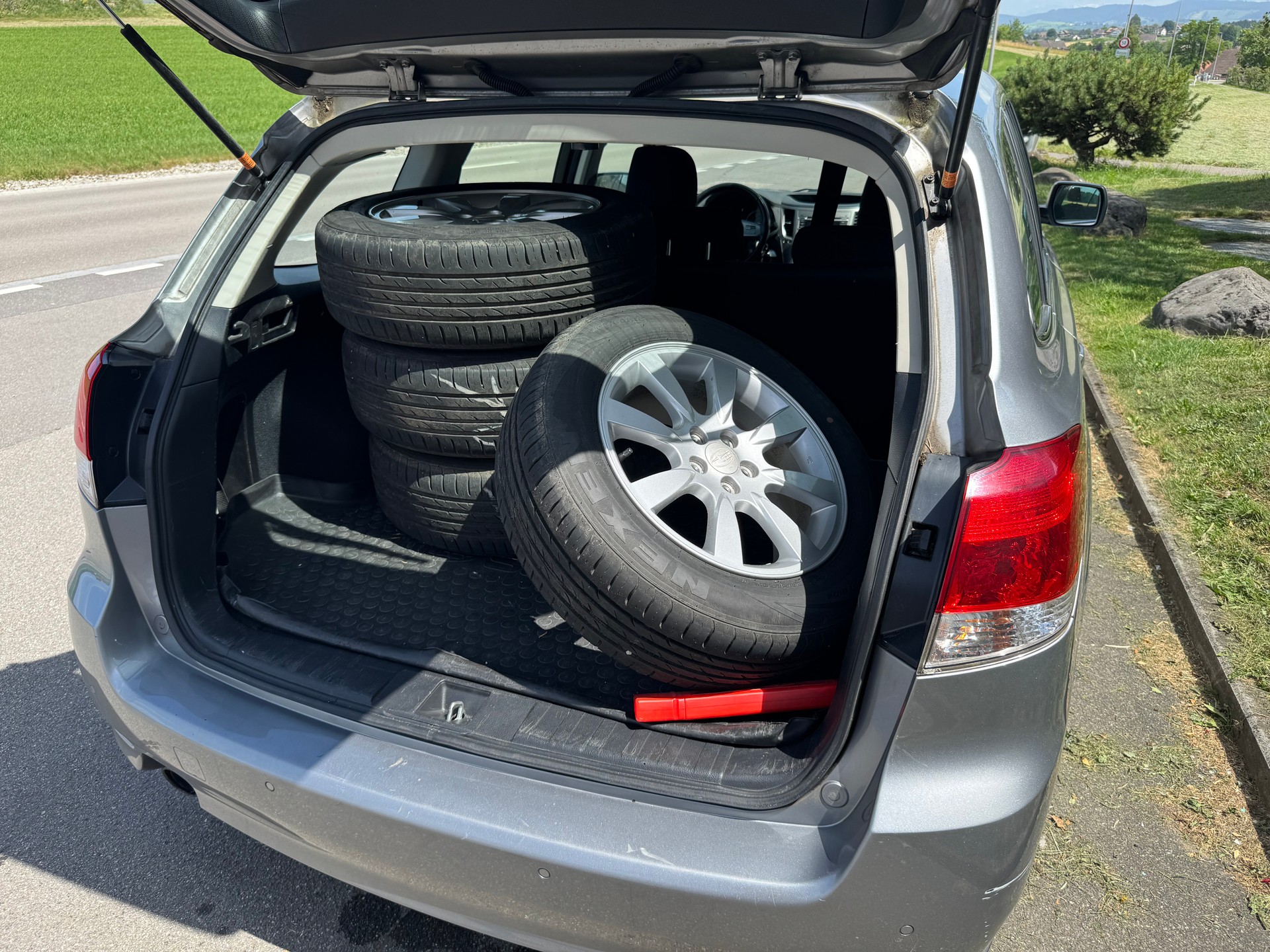 SUBARU Legacy 2.0i Swiss AWD Lineartronic-image-10