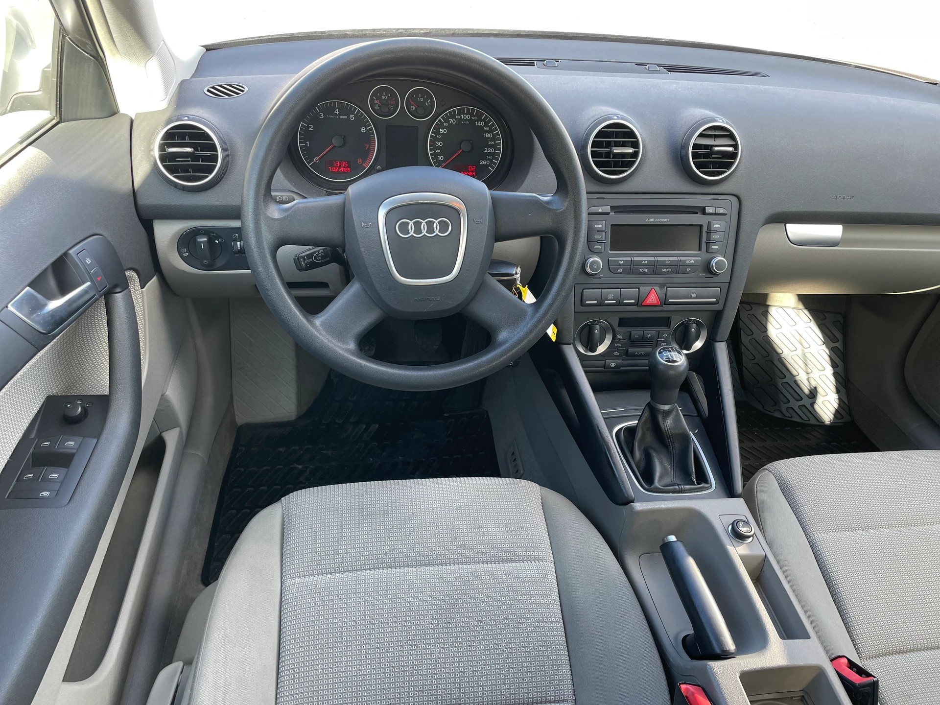 AUDI A3 Sportback 1.8 Turbo FSI Attraction-image-7