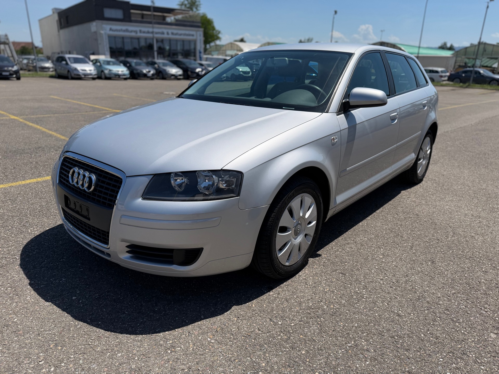 AUDI A3 Sportback 1.8 Turbo FSI Attraction-image-1