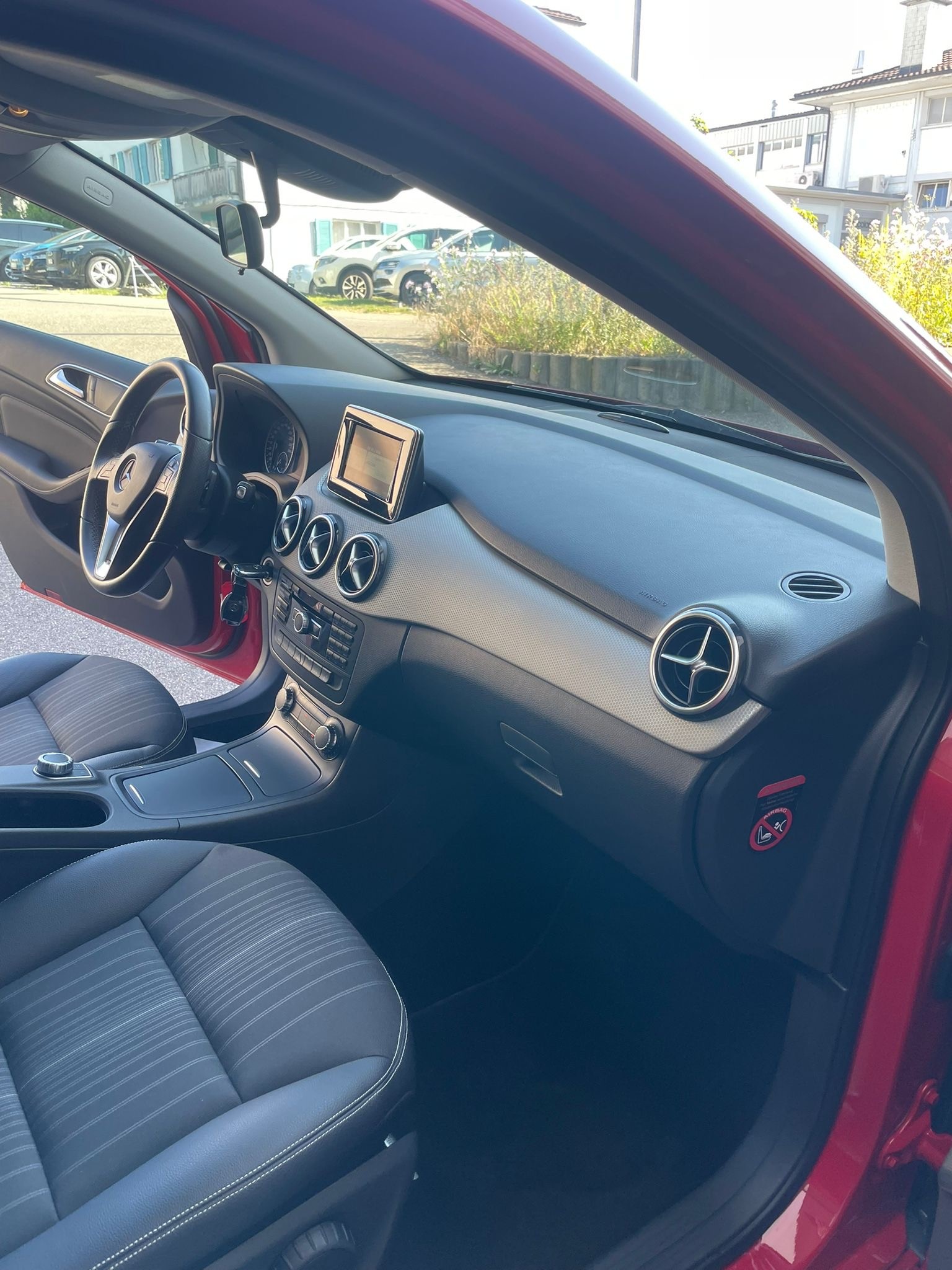 MERCEDES-BENZ B 180 7G-DCT Sport-Paket CH-Auto-image-15