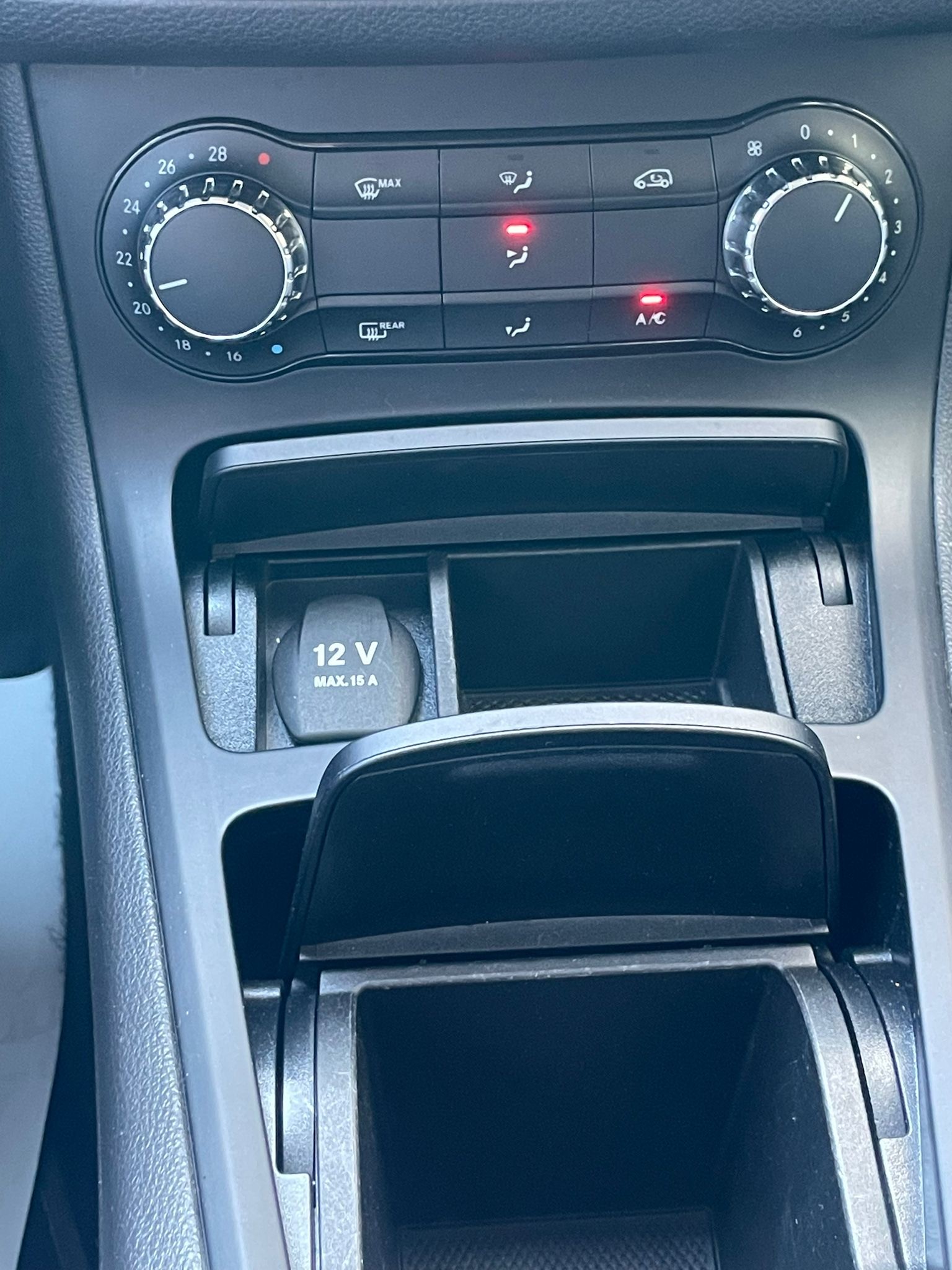 MERCEDES-BENZ B 180 7G-DCT Sport-Paket CH-Auto-image-12
