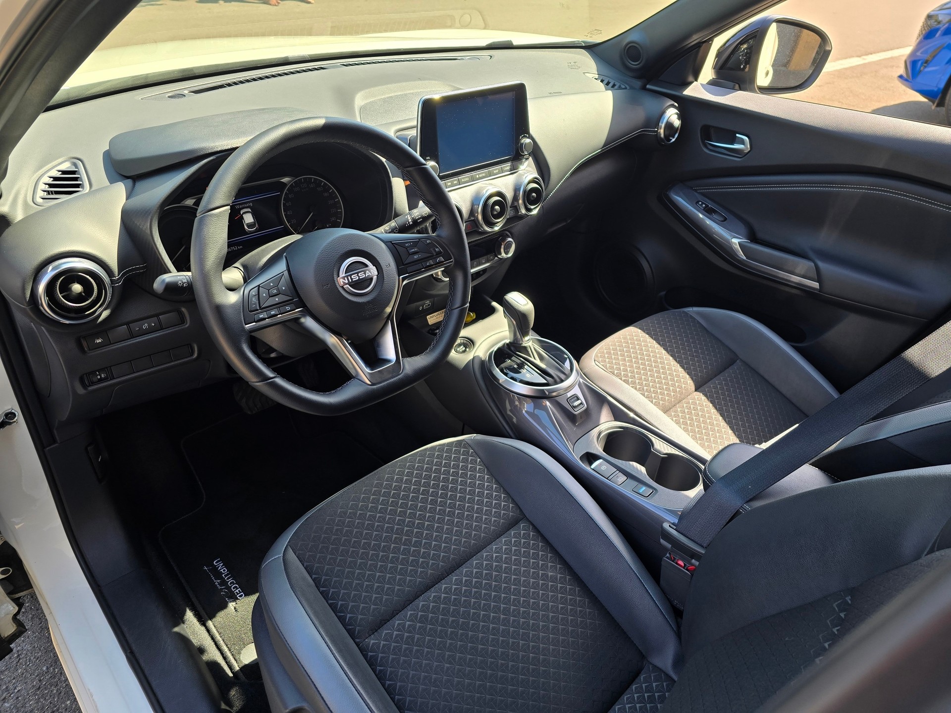 NISSAN Juke 1.6 FHEV Unplugged Limited Edition-image-10
