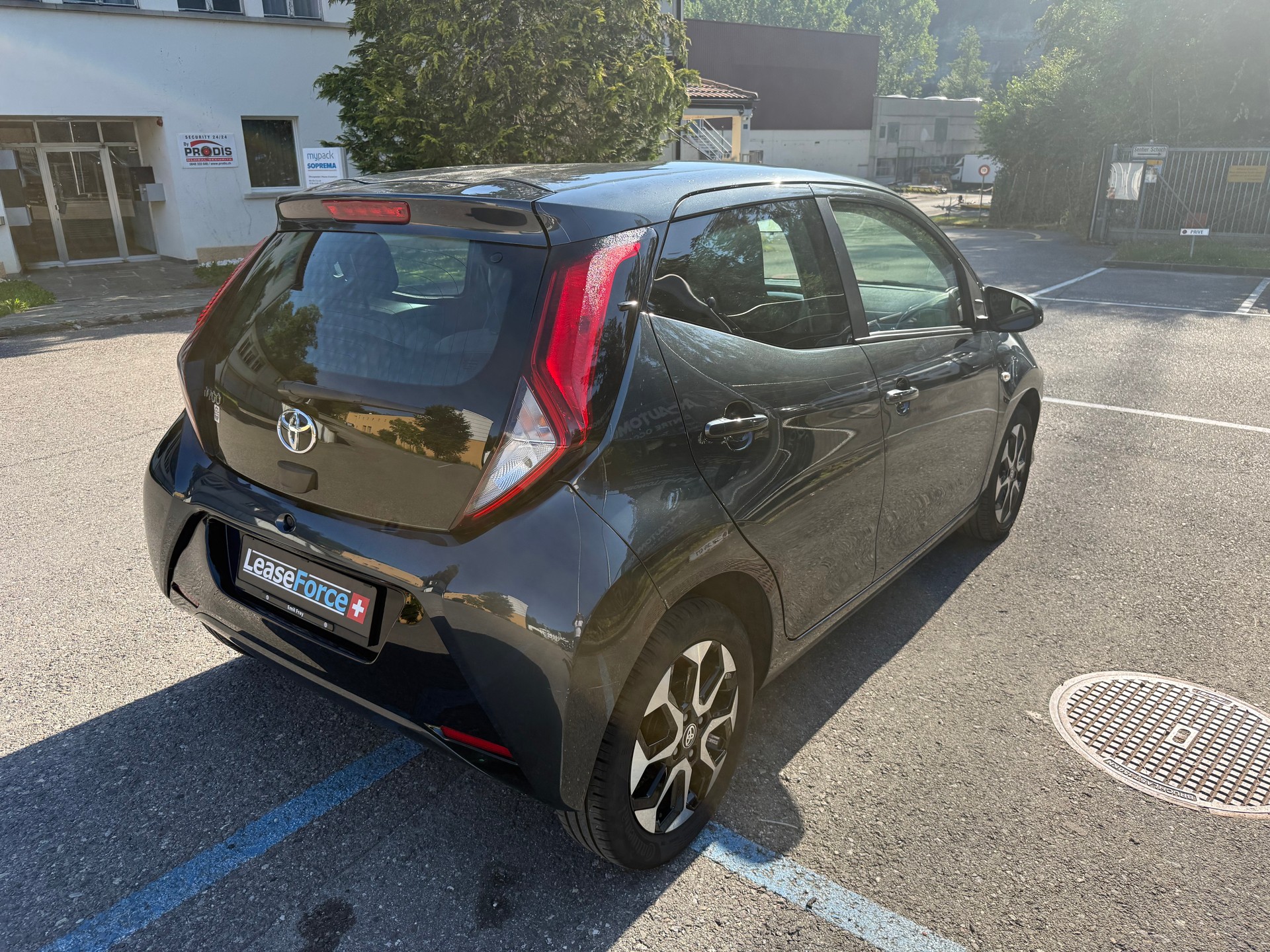 TOYOTA Aygo 1.0 VVT-i x-play X-shift-image-5