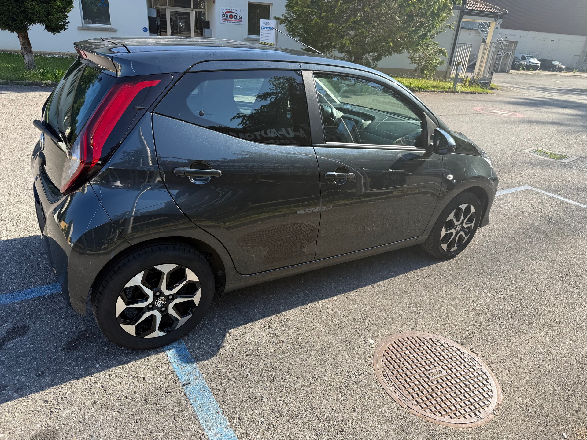 TOYOTA Aygo 1.0 VVT-i x-play X-shift-image-6