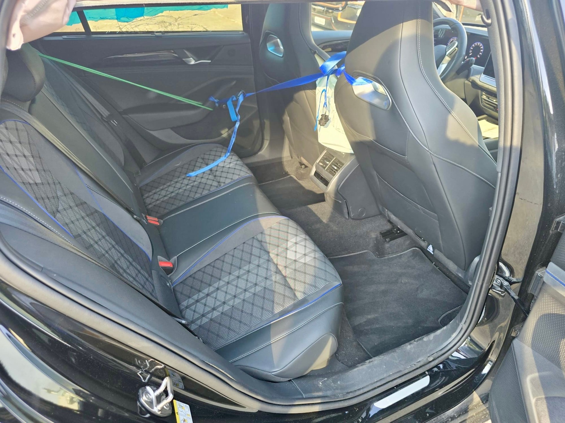VW Passat Variant 2.0 TDI evo R-Line 4 Motion DSG-image-11
