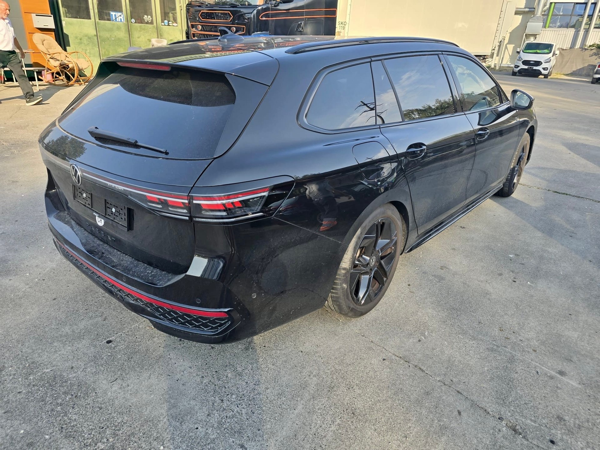 VW Passat Variant 2.0 TDI evo R-Line 4 Motion DSG-image-2