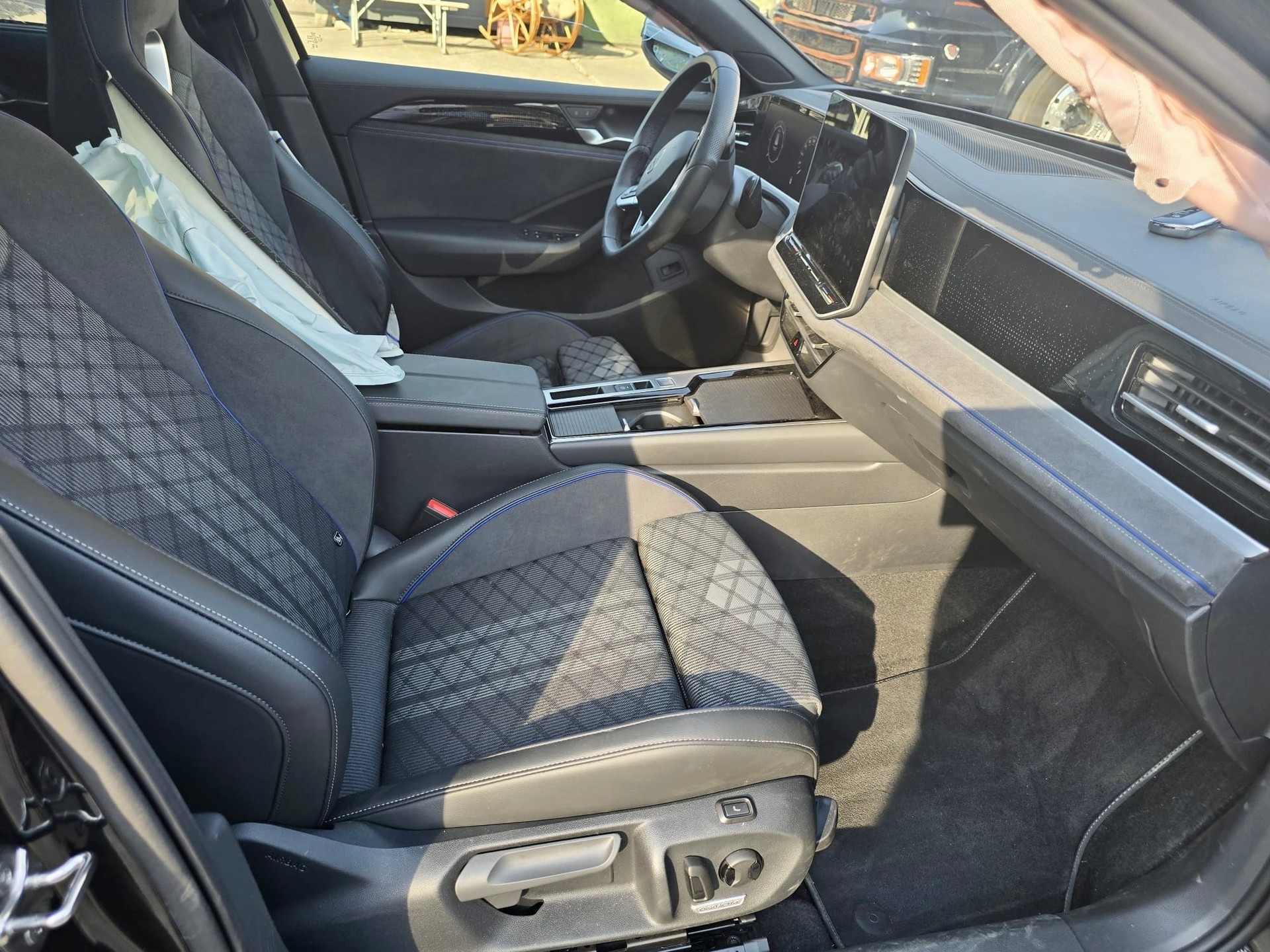 VW Passat Variant 2.0 TDI evo R-Line 4 Motion DSG-image-9
