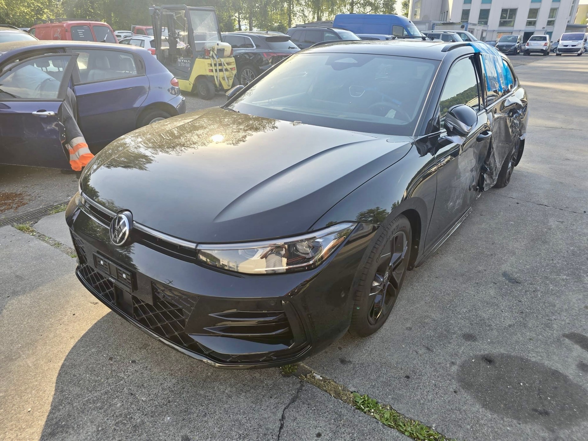 VW Passat Variant 2.0 TDI evo R-Line 4 Motion DSG-image-0