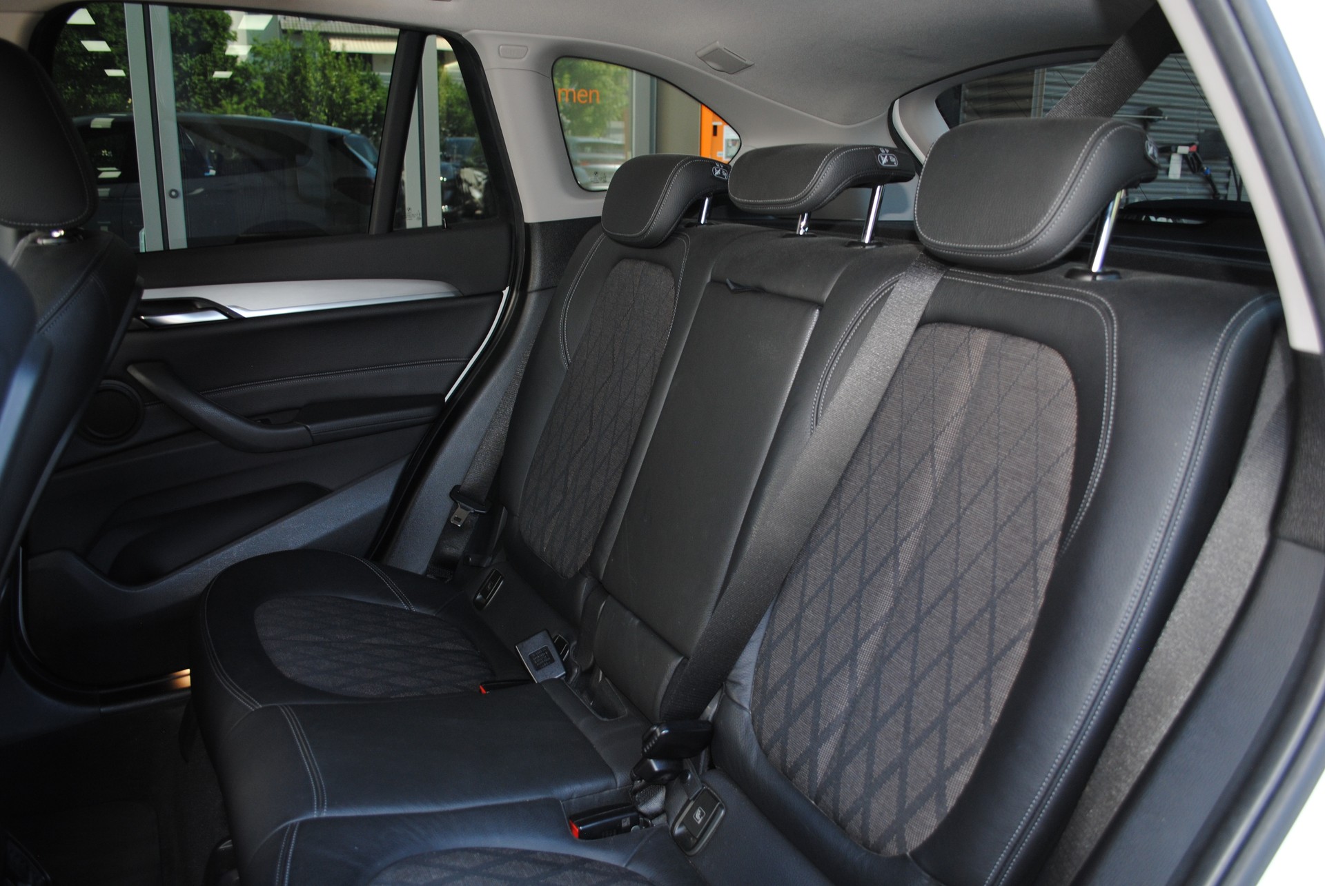 BMW X1 xDrive 20i xLine Steptronic-image-14