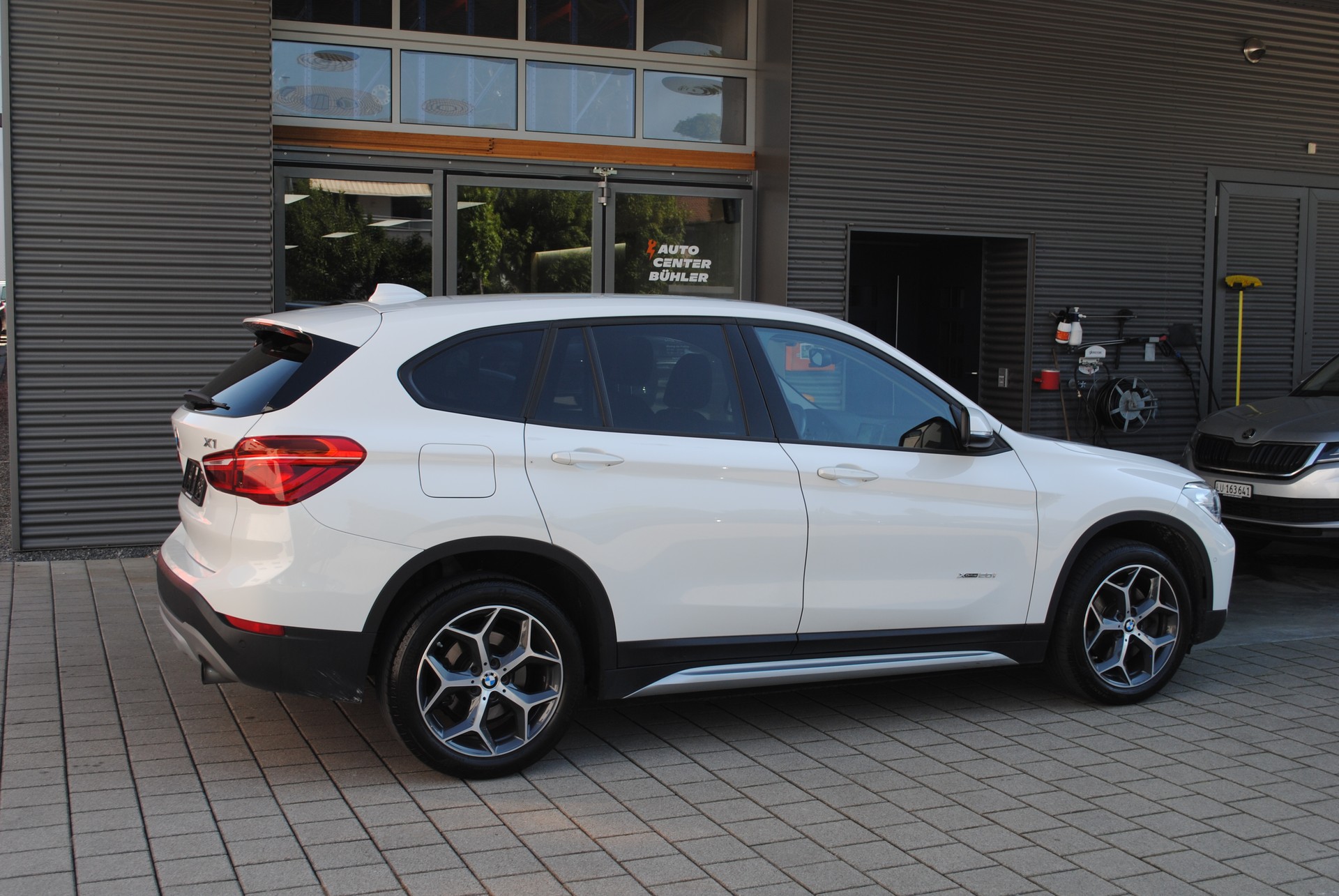 BMW X1 xDrive 20i xLine Steptronic-image-5
