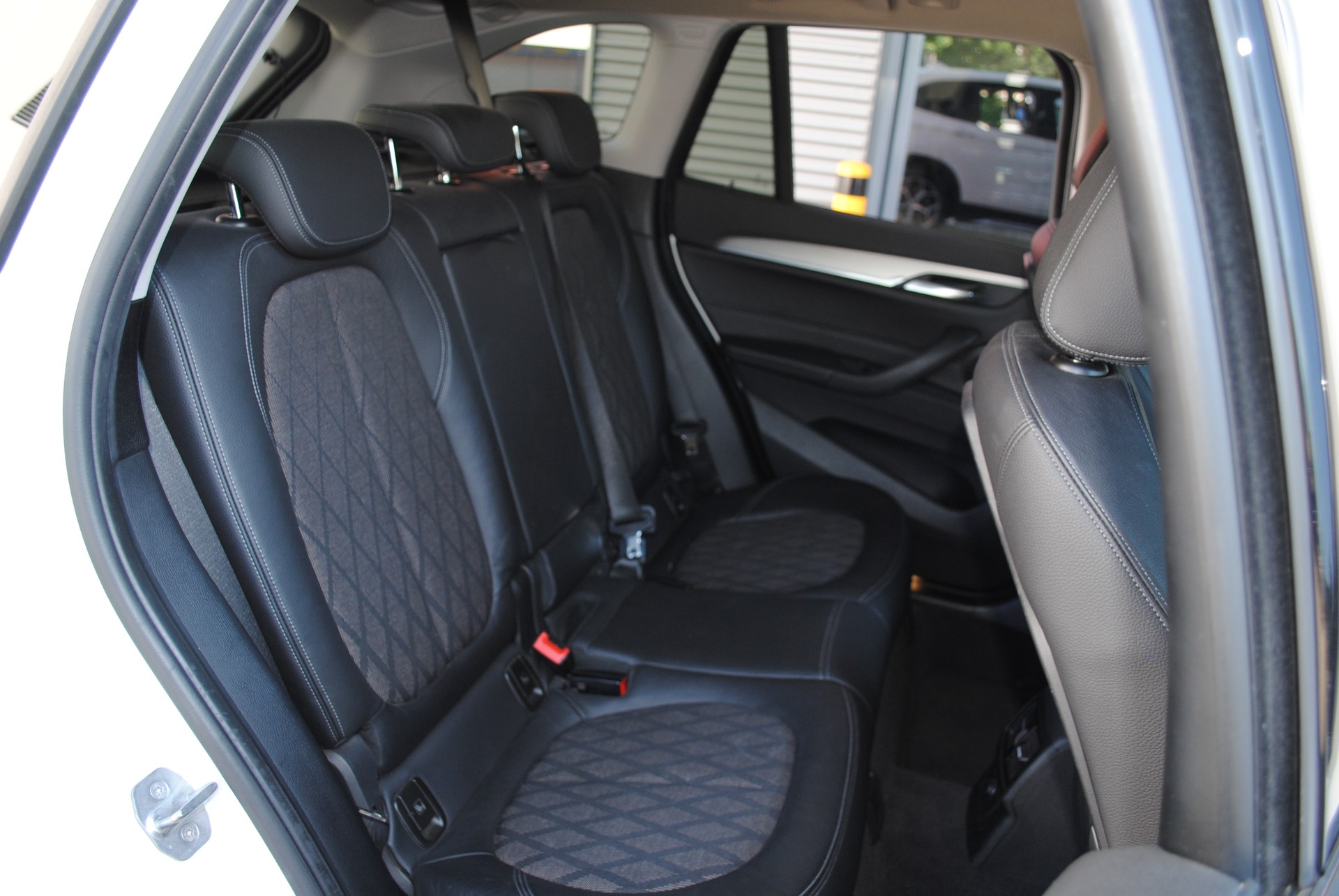 BMW X1 xDrive 20i xLine Steptronic-image-15