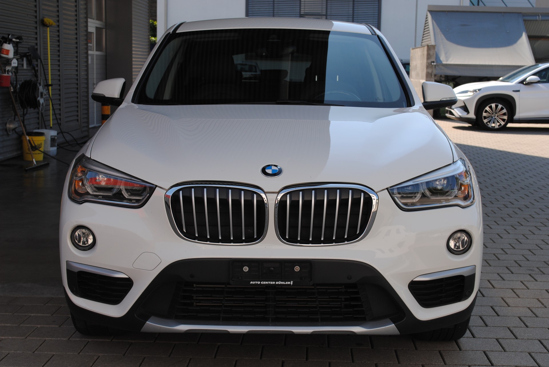 BMW X1 xDrive 20i xLine Steptronic-image-1