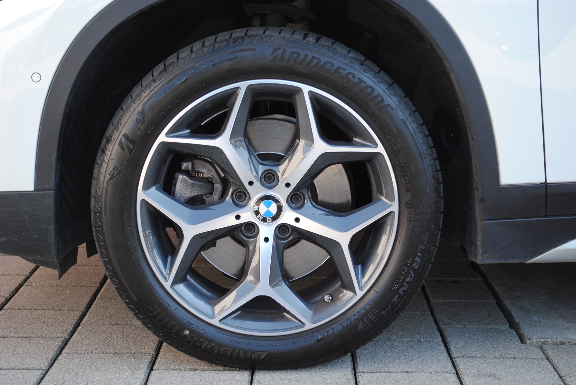 BMW X1 xDrive 20i xLine Steptronic-image-7